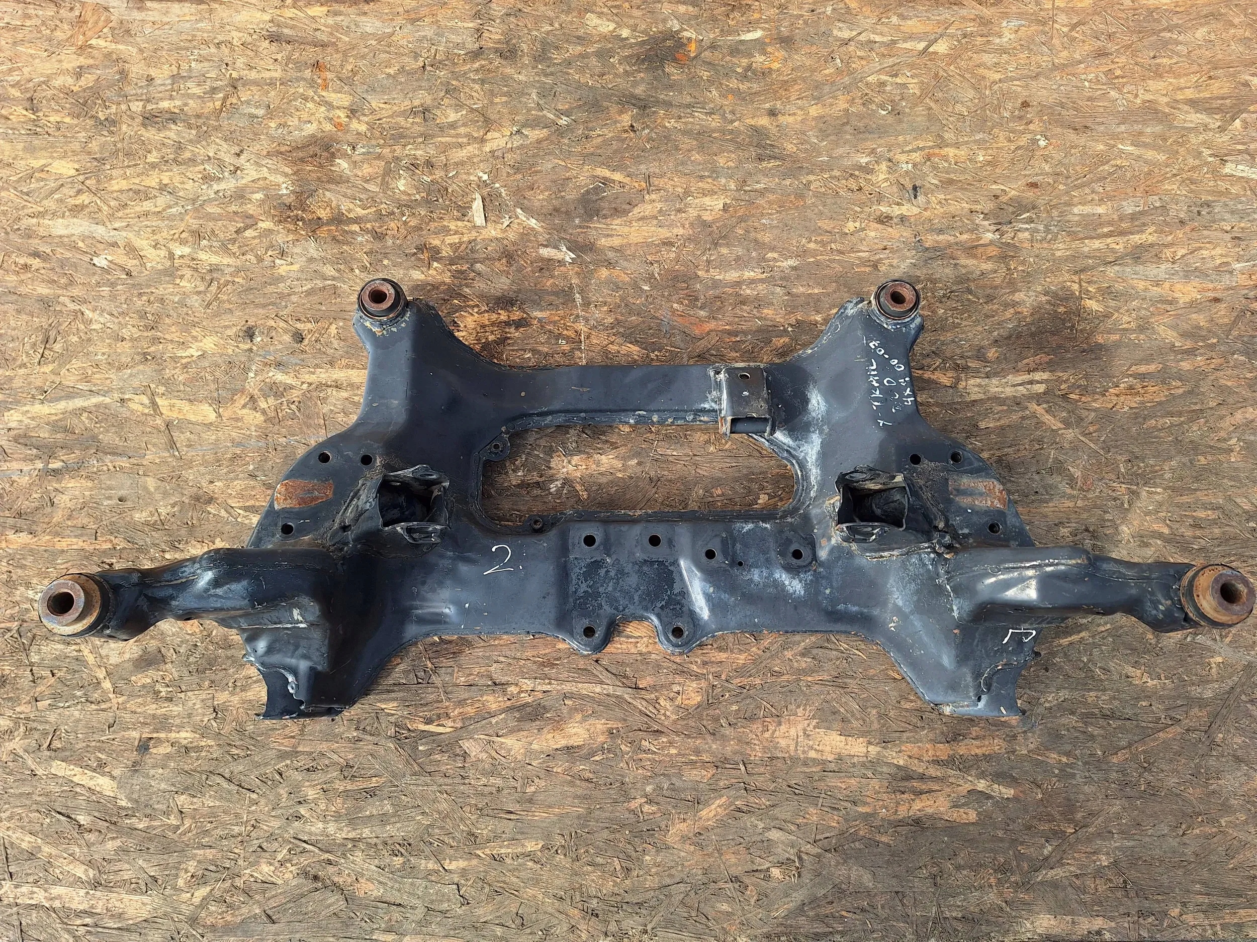 axle beam axle beam subframe Nissan X-Trail T30 01-07