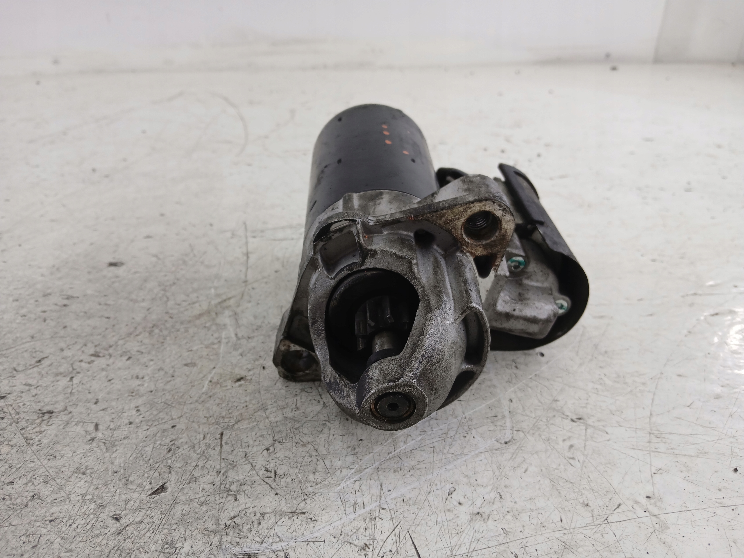AUDI A4 B6 2.4 starter 10682564