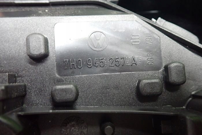 VW T5 03-10 light left rear rear part