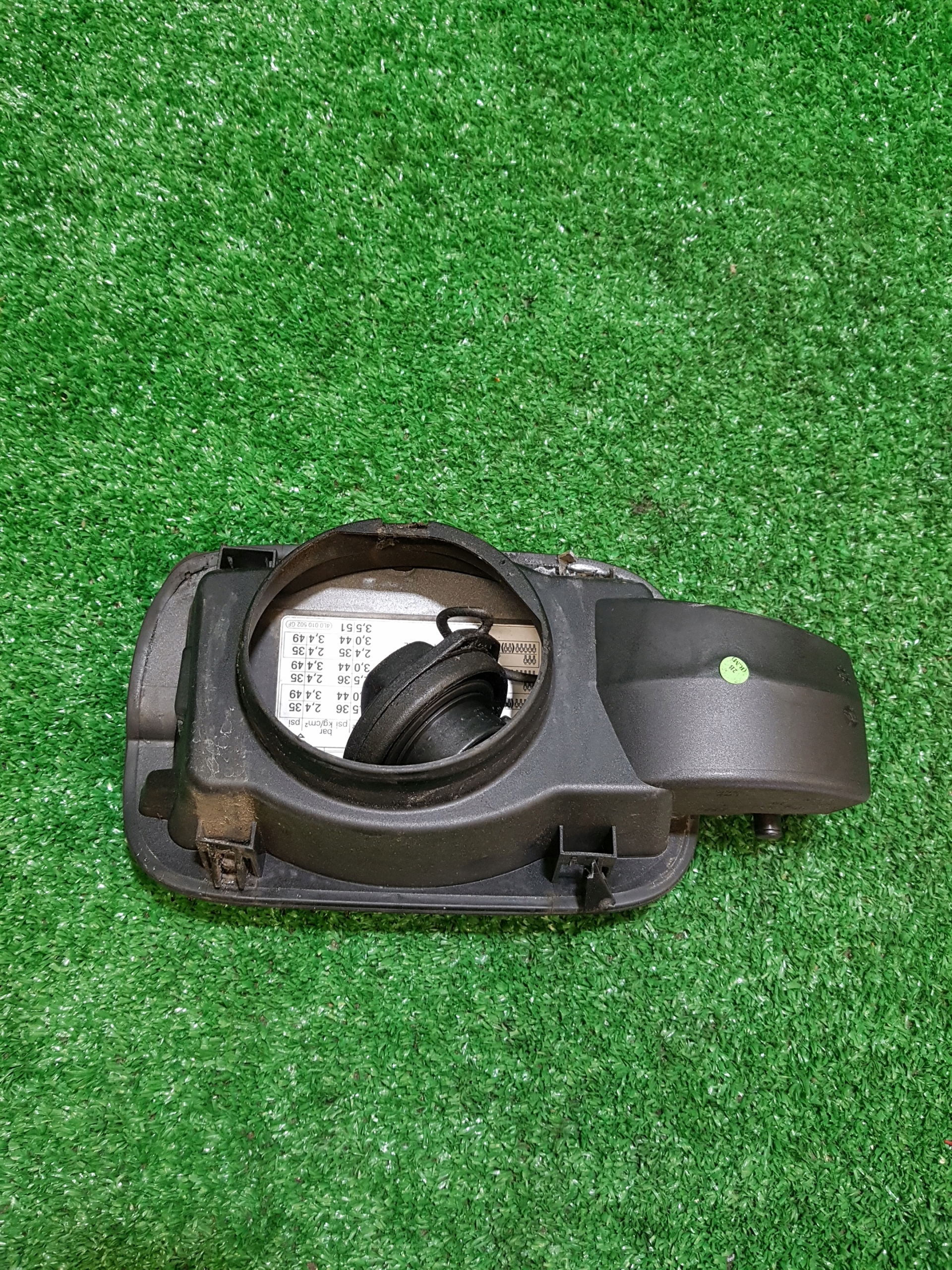 Tankklappe des Kraftstoffsbehälters tank AUDI Q7 4F0010394