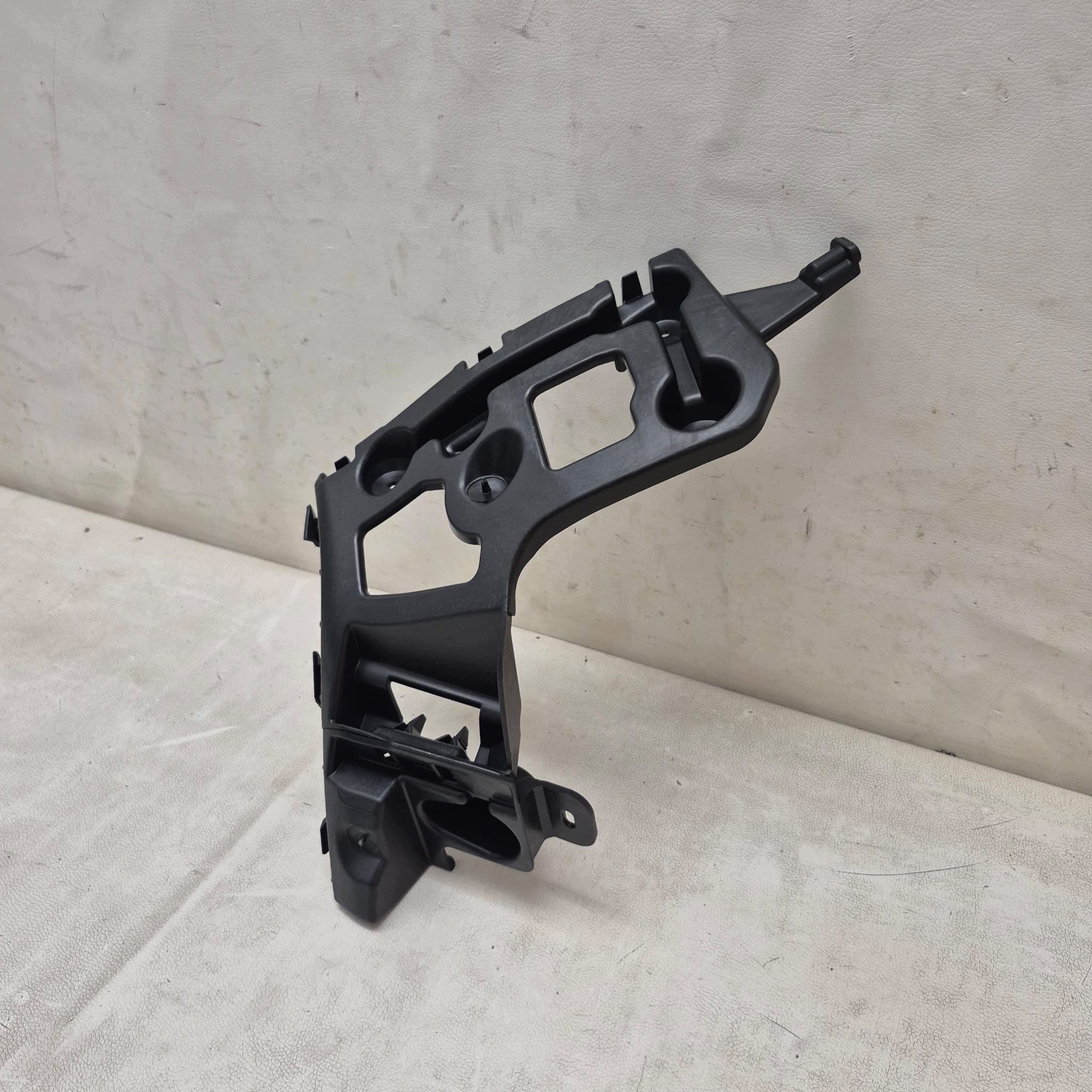 RENAULT CAPTUR and 13-19 bumper bracket right rear part rear 852220257R