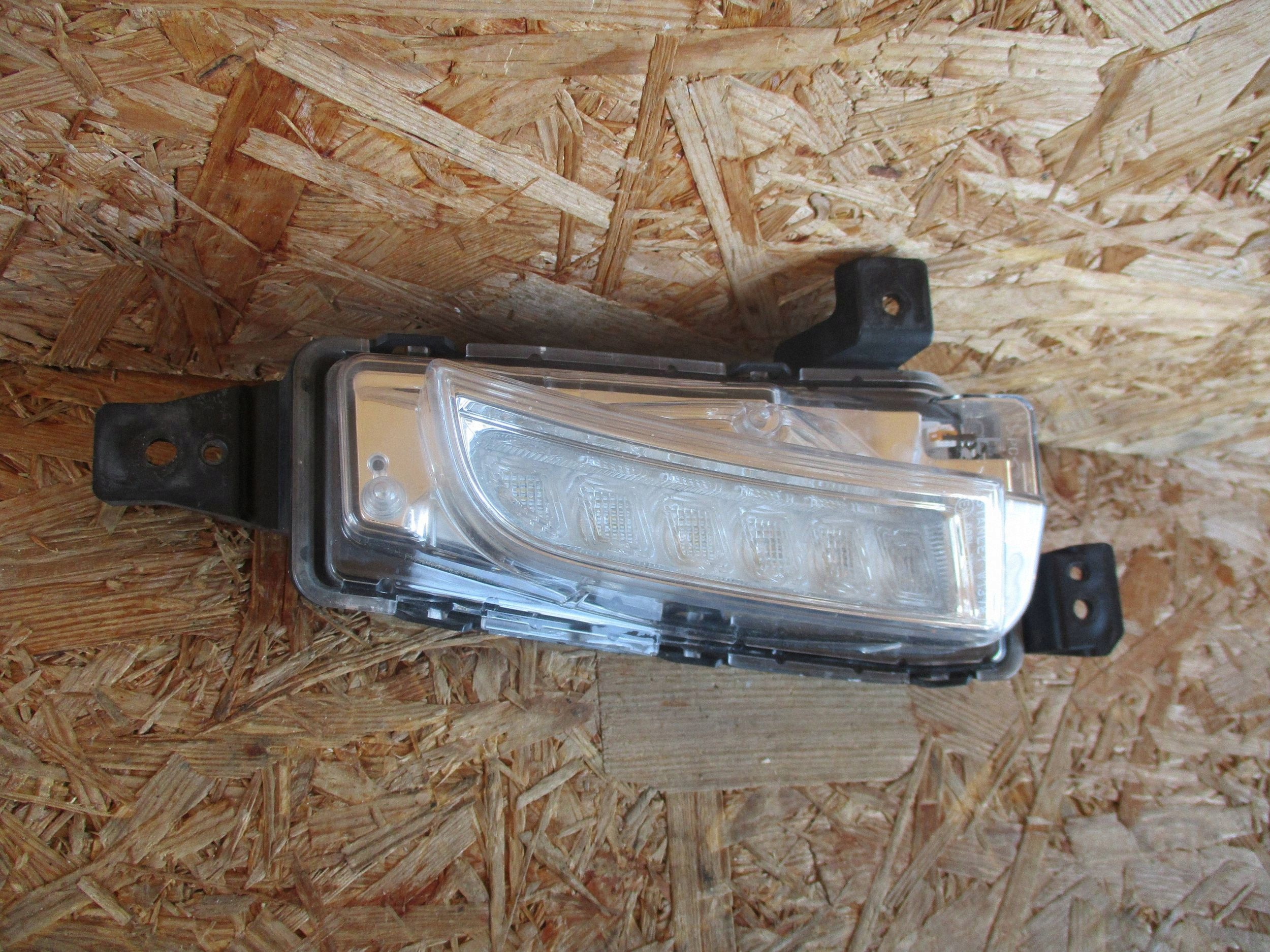 Feux antibrouillard Gauche LED SUZUKI VITARA III 15
