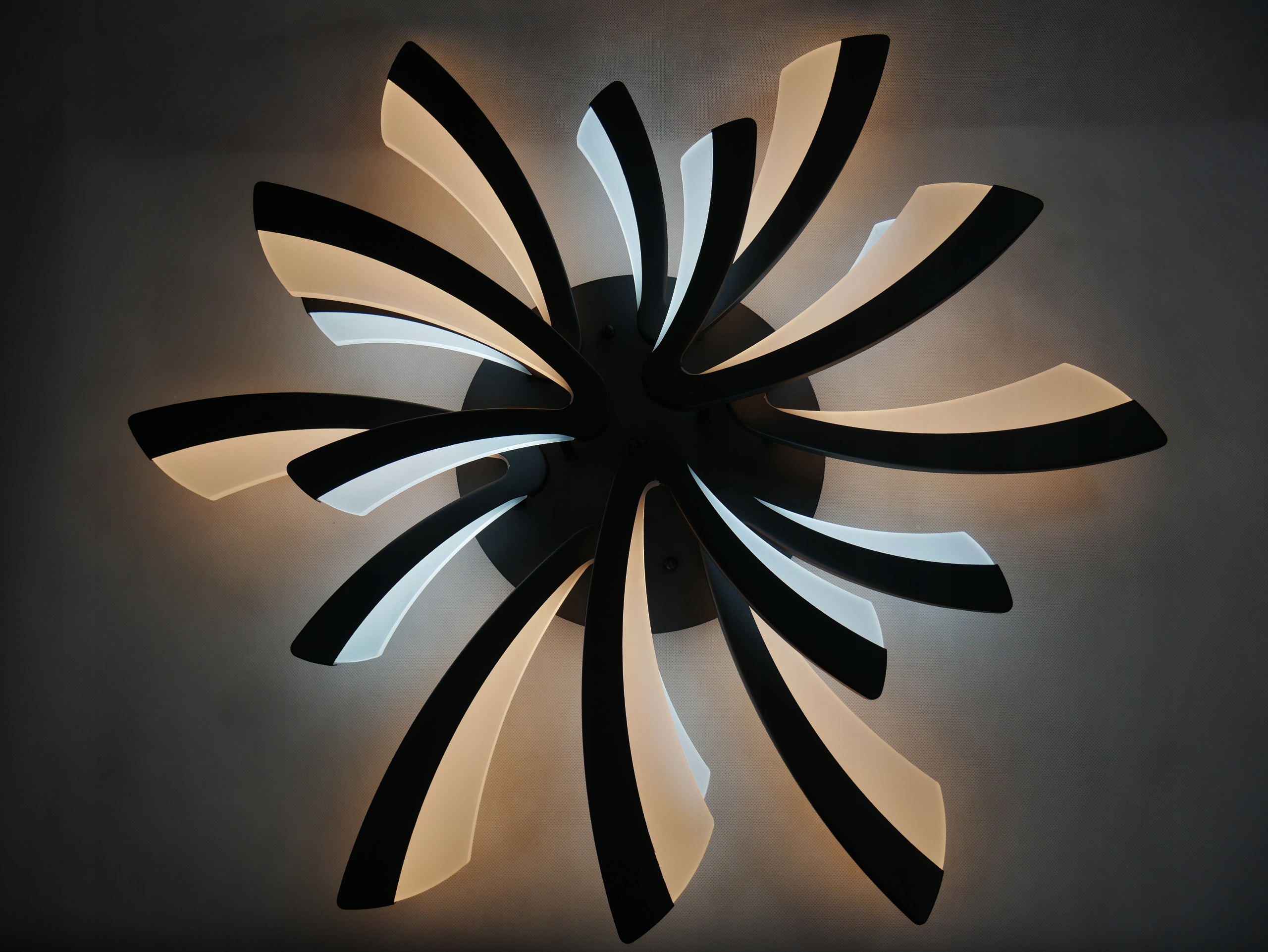 LAMPA LED LAMPA SUFITOWA PLAFON EKO LED 6+3 Rodzaj gwintu zintegrowane źródło LED