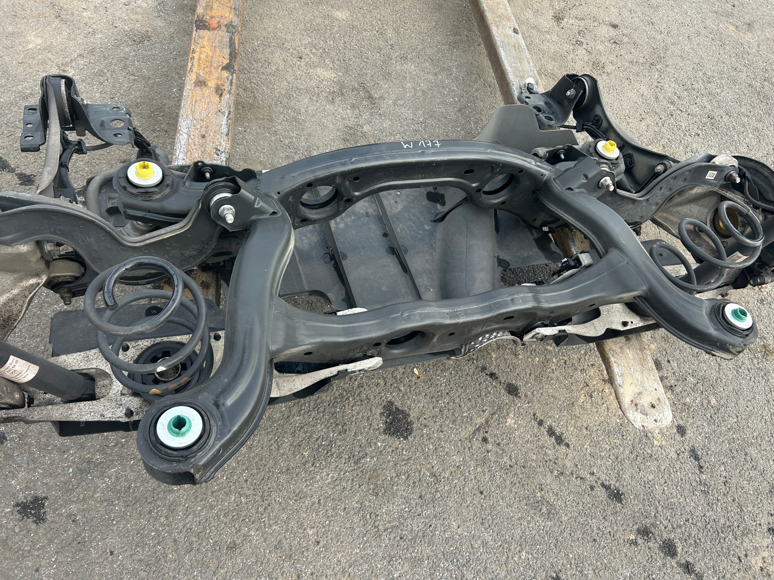 MERCEDES A classe W177 suspension arrière complets