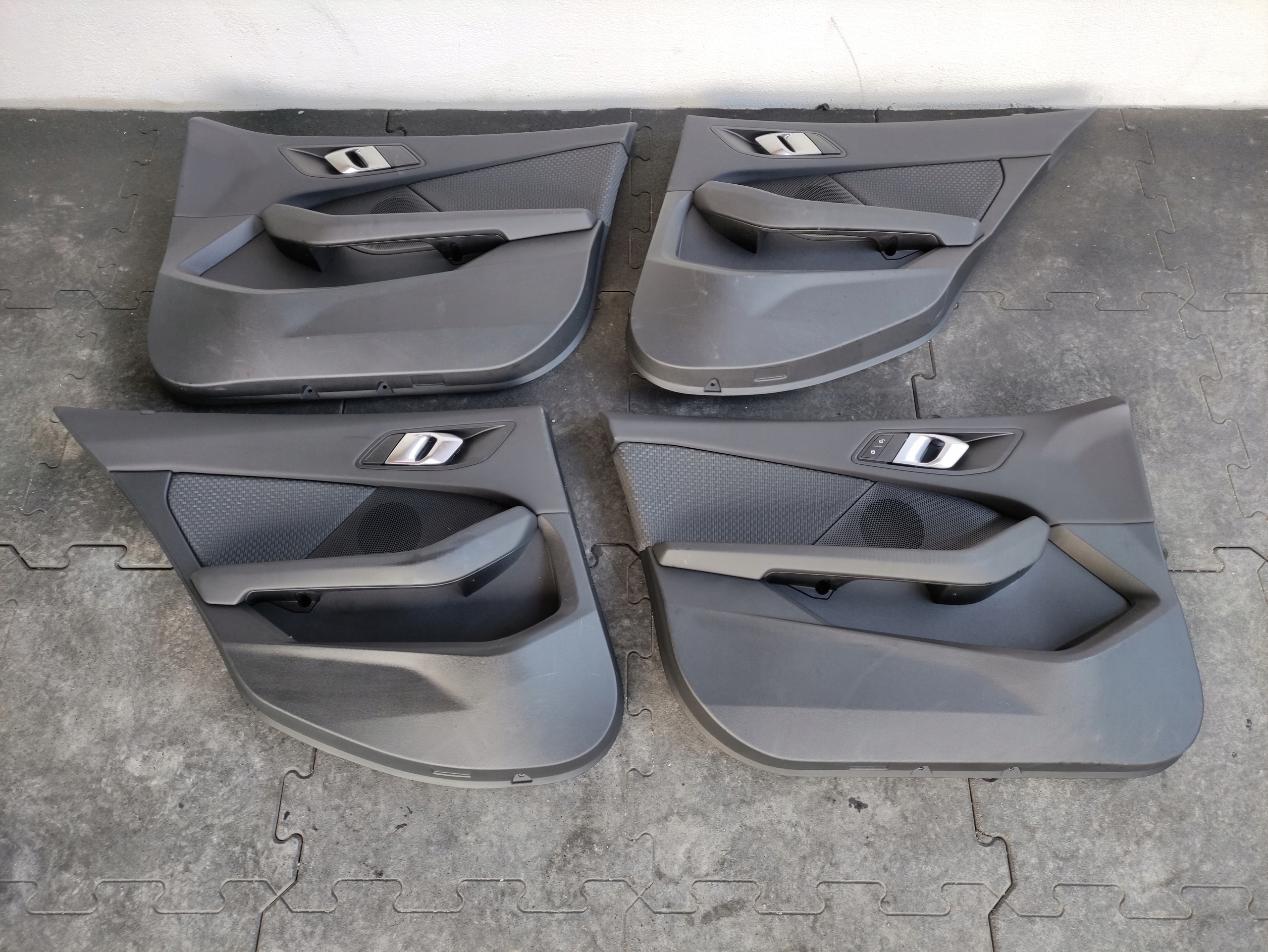 КАРТА ОБШИВКА ДВЕРІ BMW 1 F40