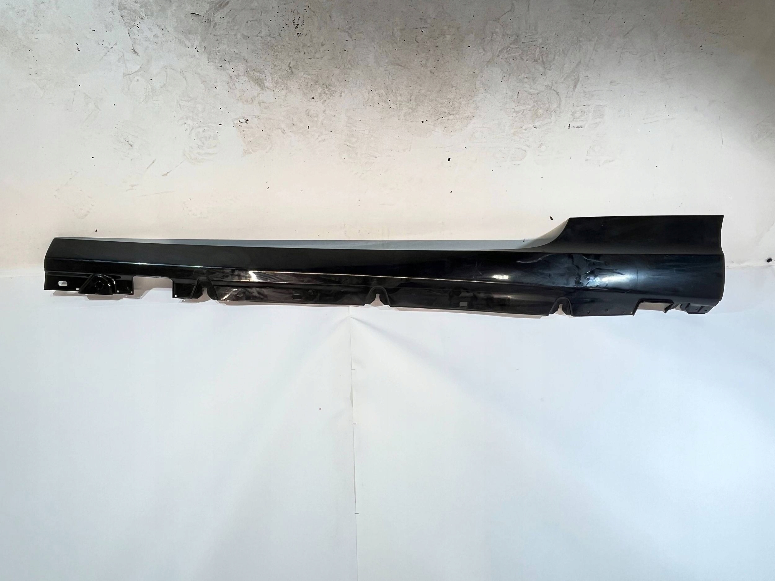 cap threshold Mercedes-Benz C W205 A2056905605