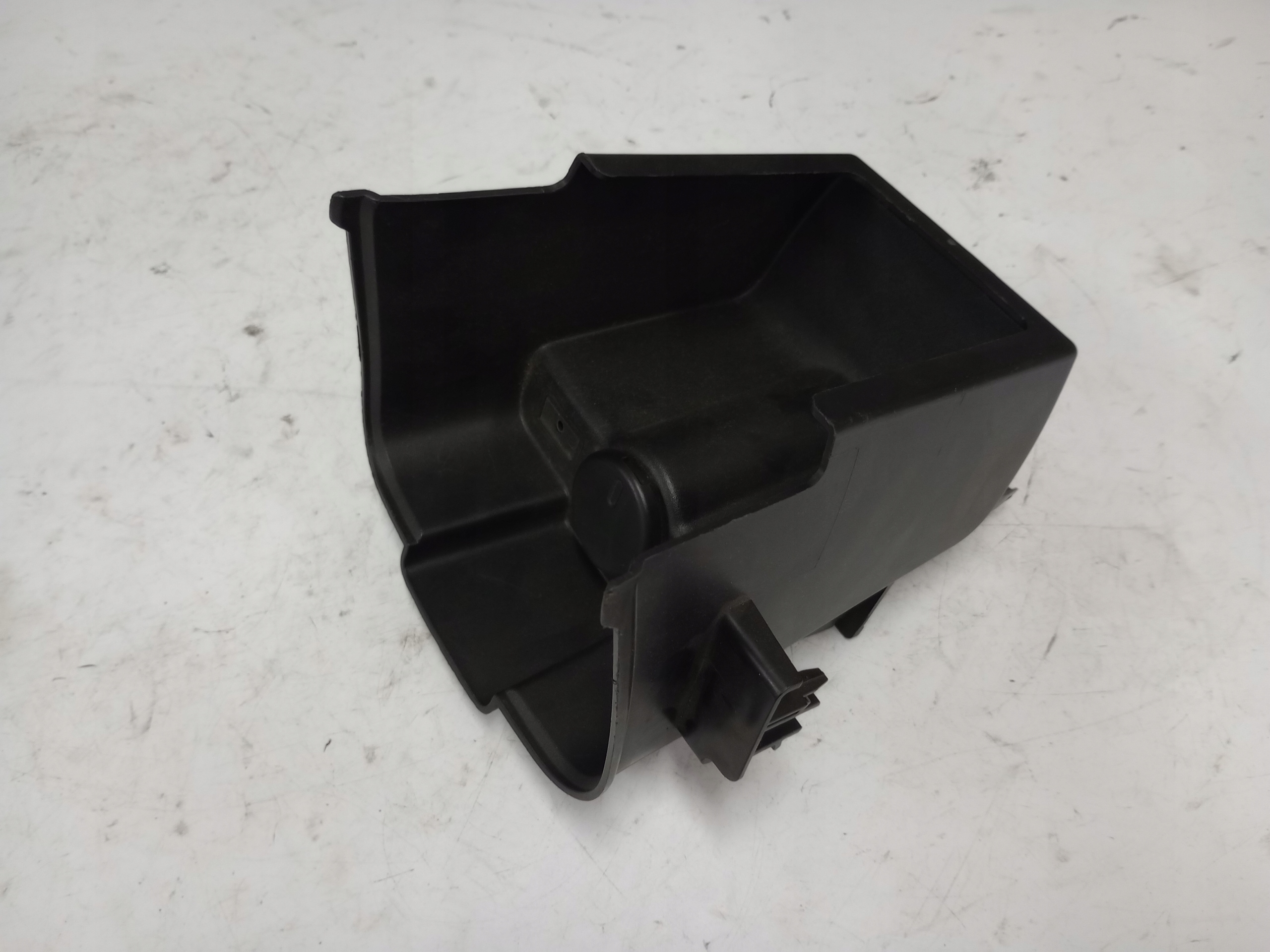 бардачок с opel oe 13262614