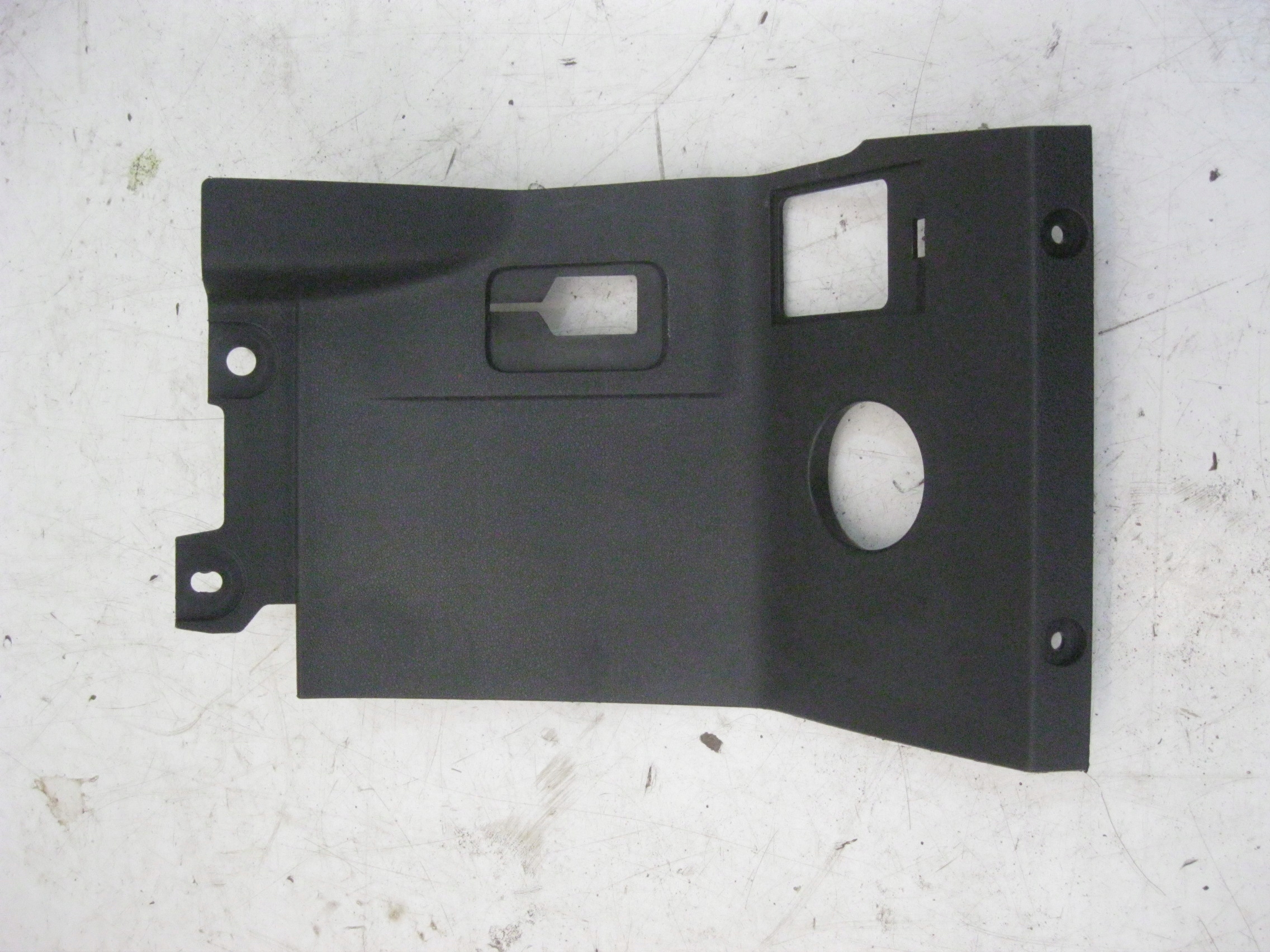 VOLVO FH4 500 ZAŚLEPKA KONSOLI PÓŁKA 82415366