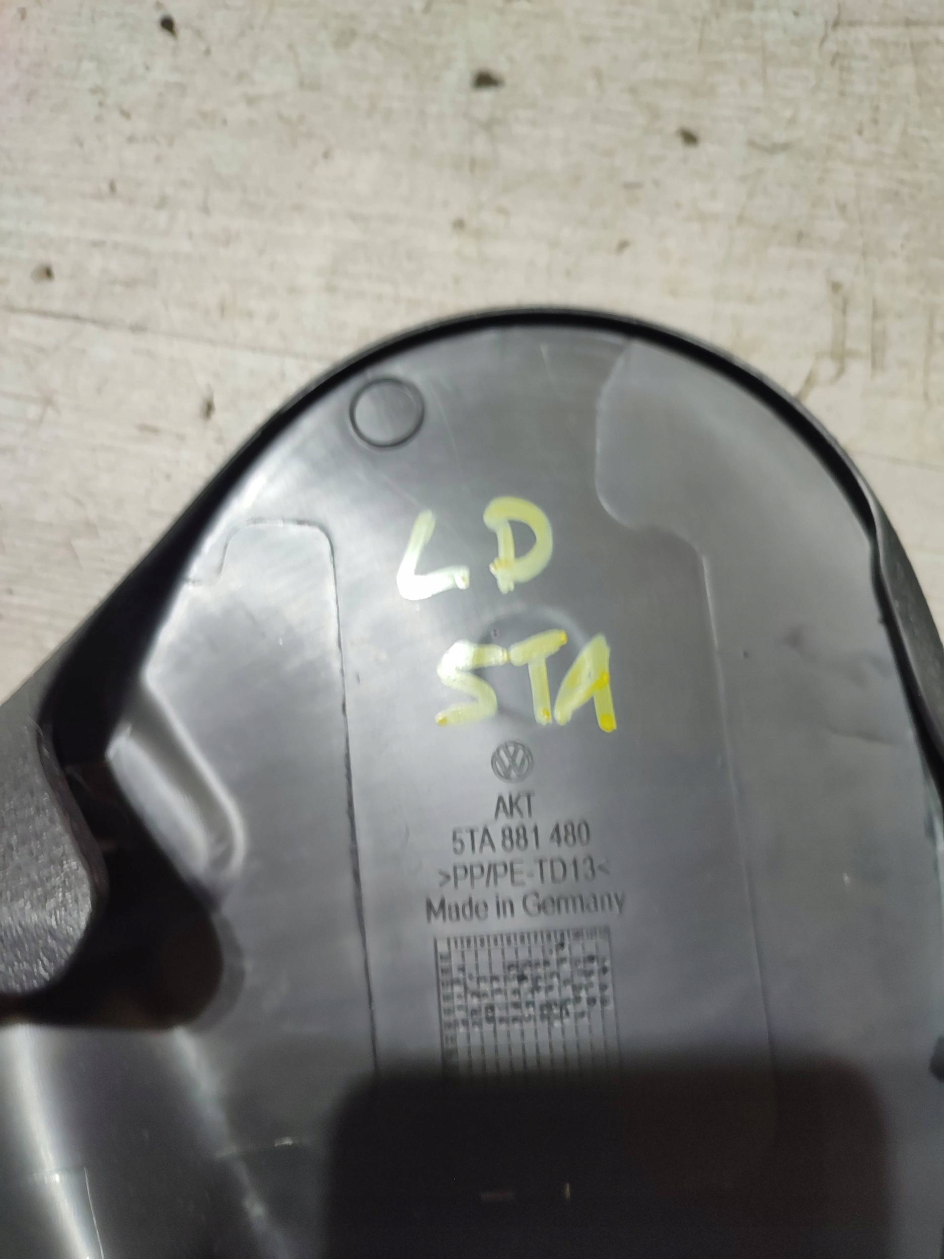 Volkswagen Touran III 20r 5TA front side left cover seat