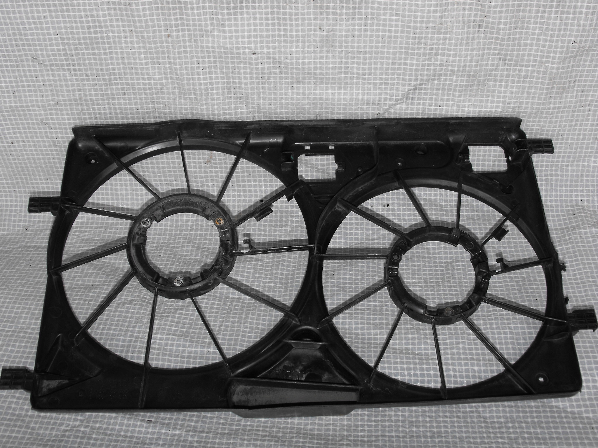 Opel Cruze 2.0 CDI корпус вентилятора