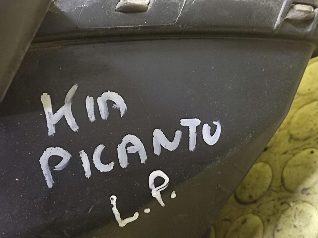 KIA PICANTO and REFLEKTOR light left front