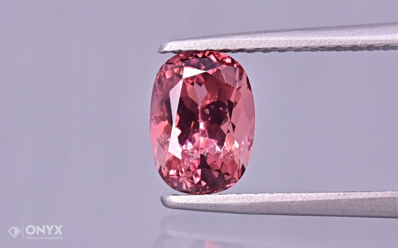 Fasetovaný turmalín cushion 7,5x7,5 mm