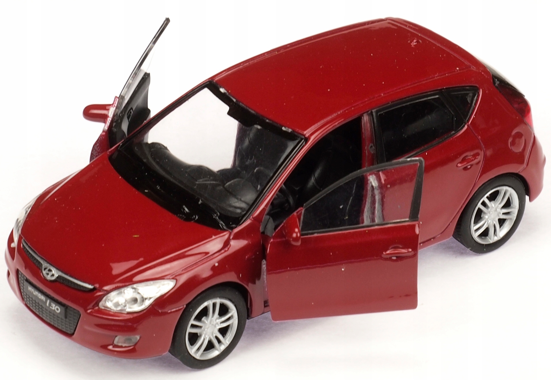 

Welly Metalowe Auto Model Hyundai i30 2009 Otw.drz