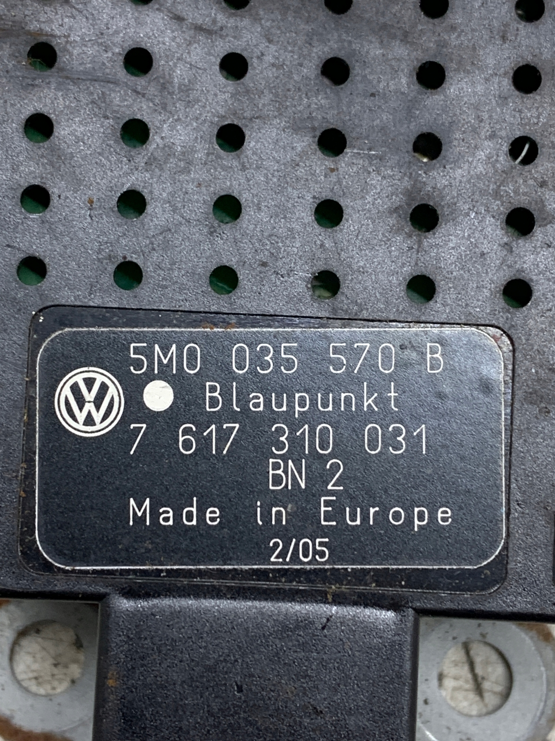 antenna amplifier 5M0035570B VW