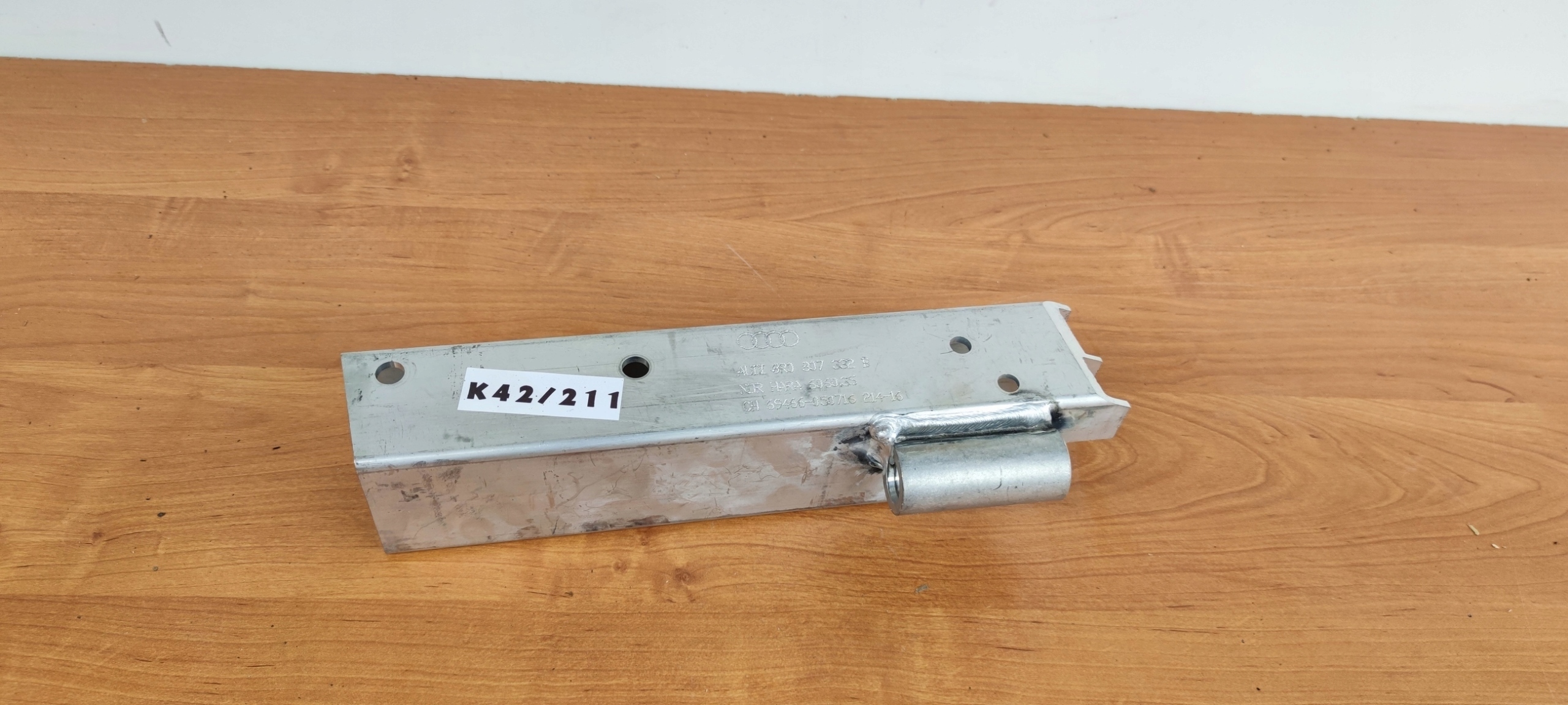 AUDI Q5 right bracket siders rear part console holder