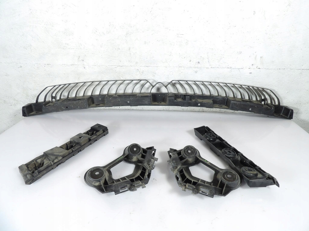 SKODA SCALA supporti Paraurti posteriore 657807863A