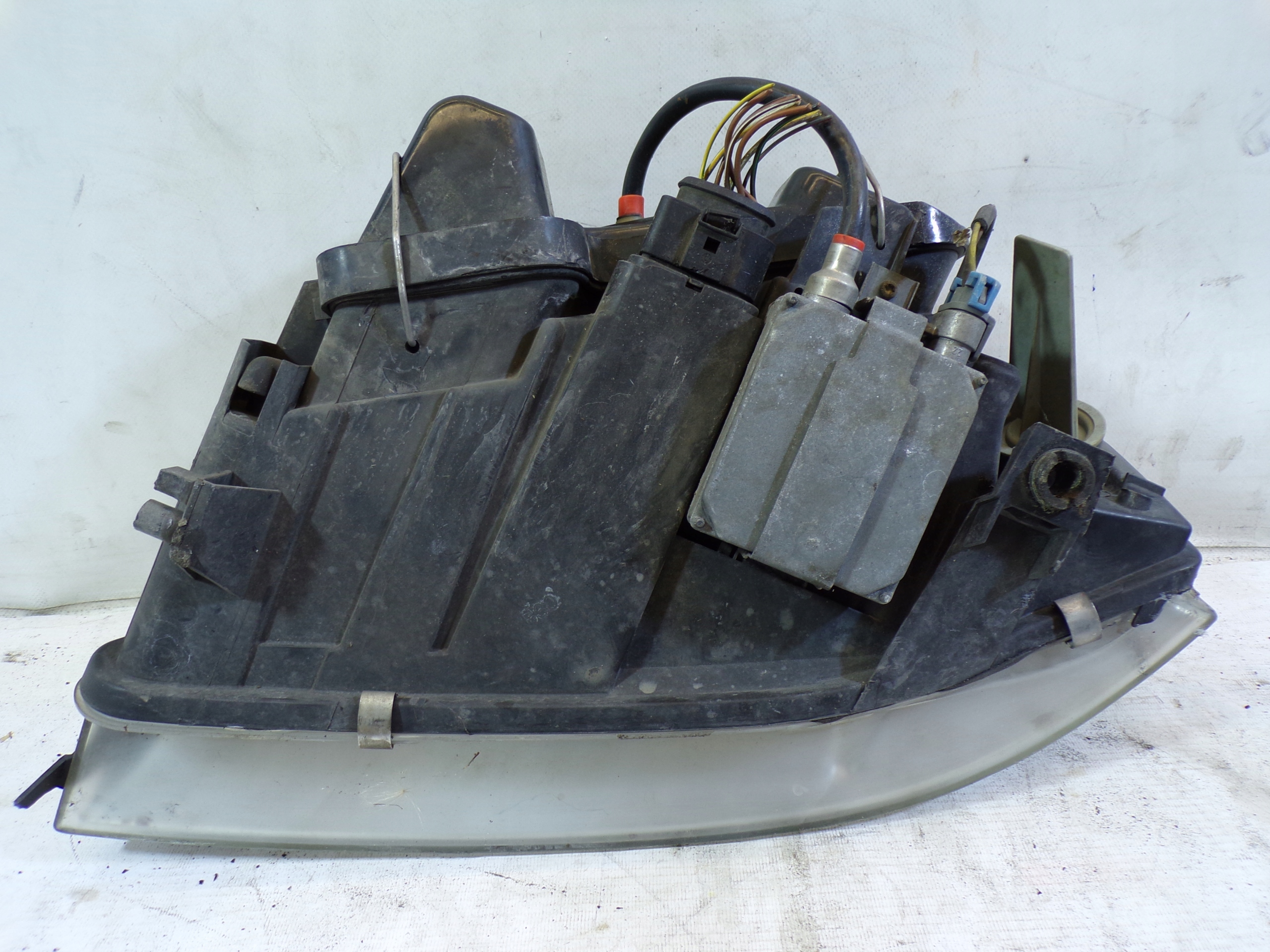 light front front right AUDI A4 B6 XENON (1) (K1)