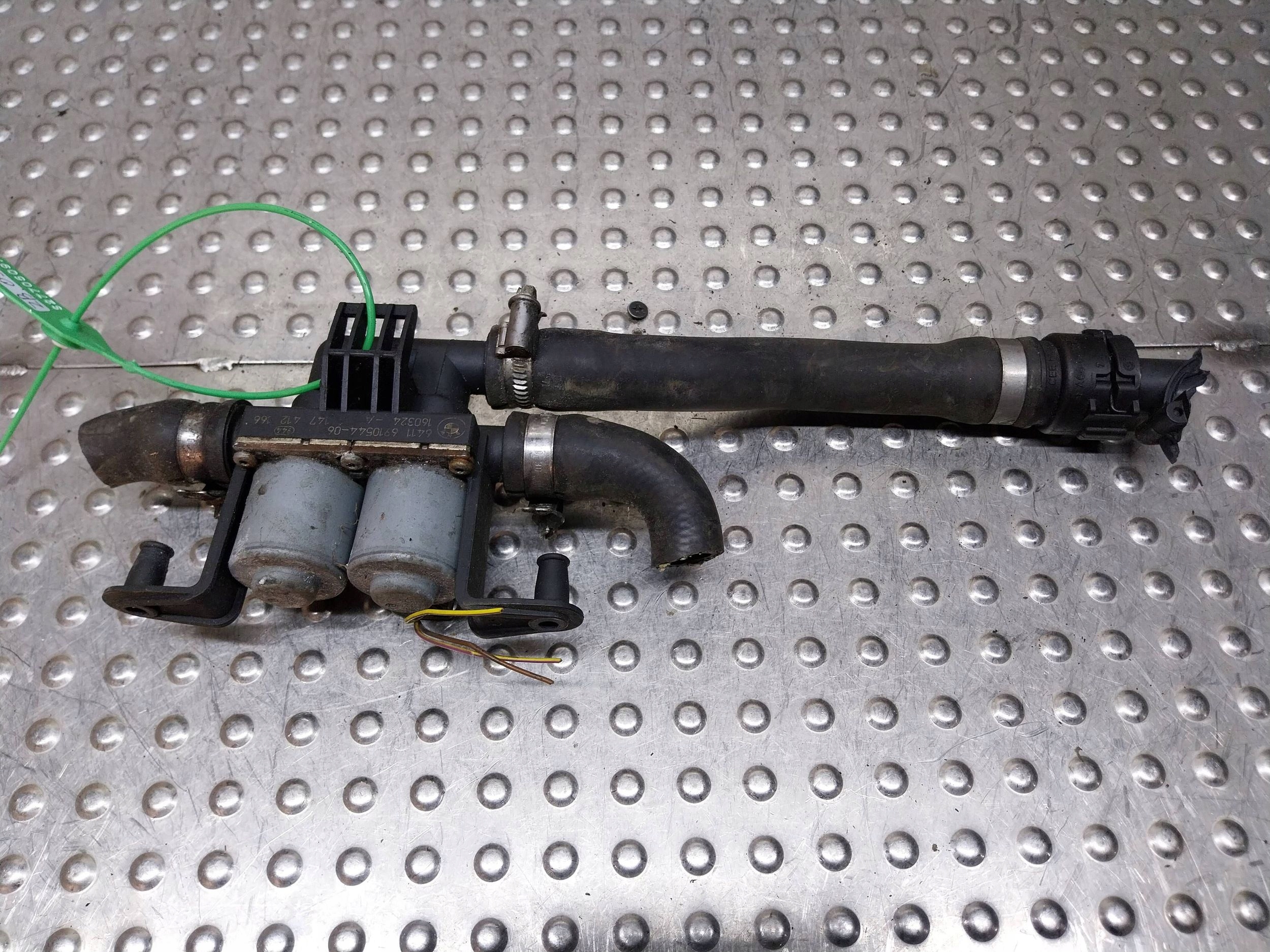 Électrovanne Bloc de chauffage complet d’eau 6910544 BMW X5 E70 X6 E71 3.0D