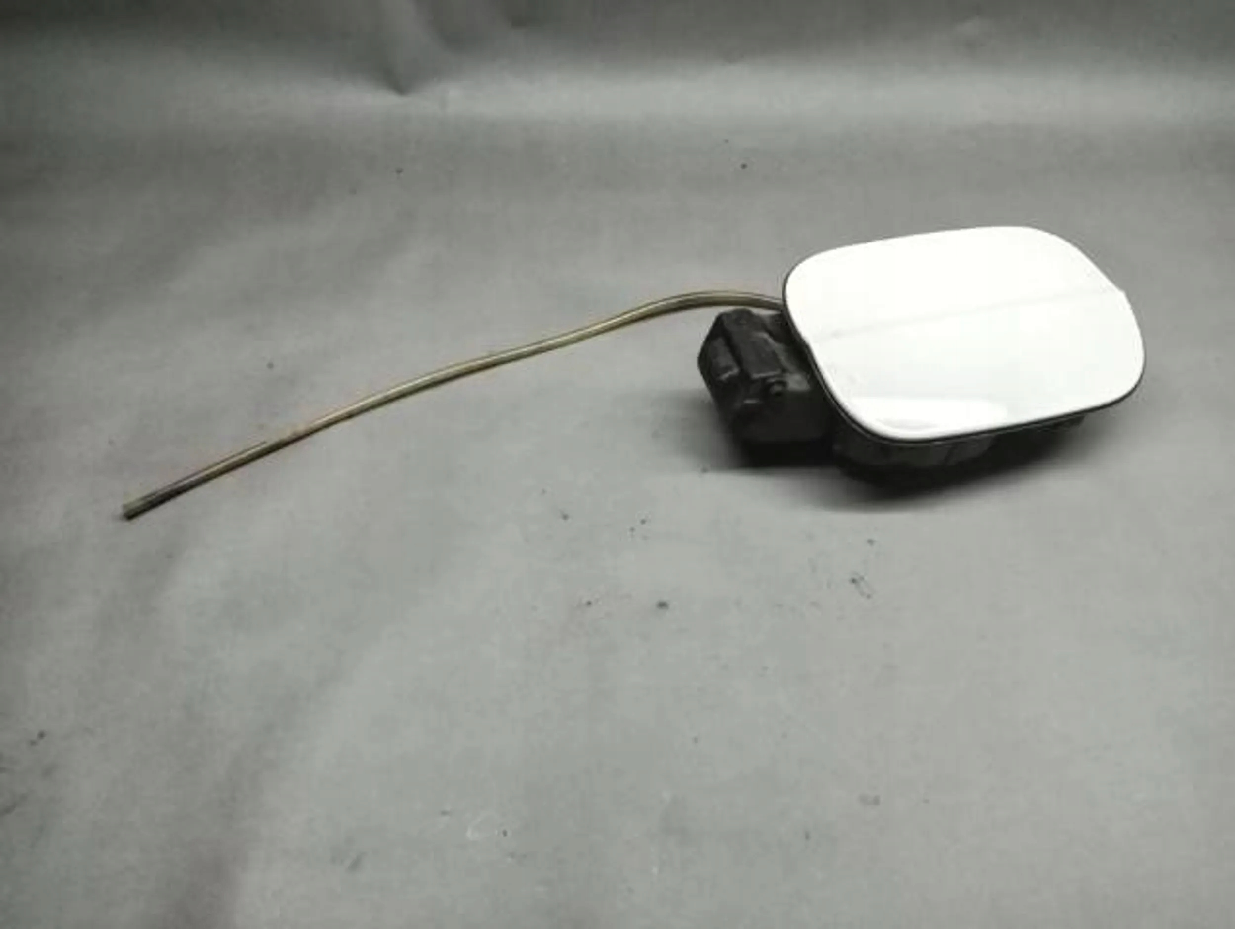 KLAPKA WLEWU PALIWA SKODA SUPERB III LF9E