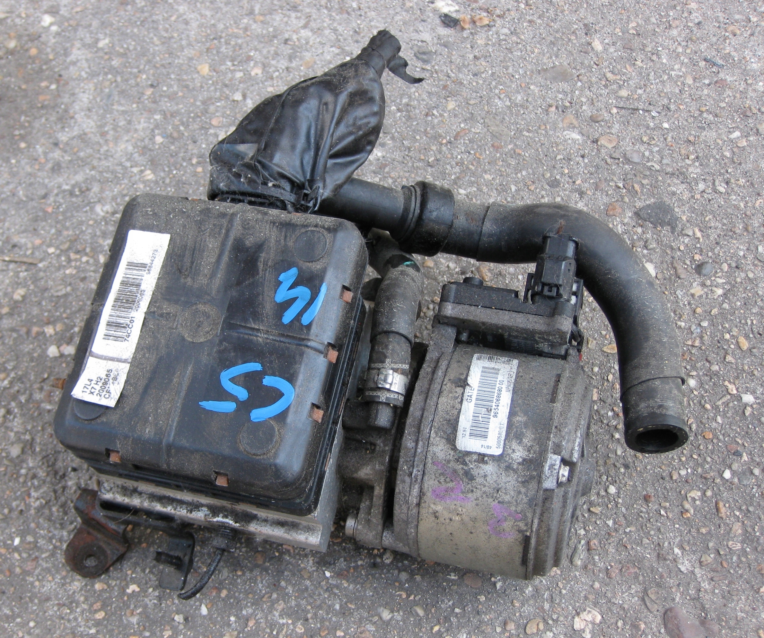 CITROEN C5 III 14R compressor; pump HYDRAULICZNEGO springing 9654068680