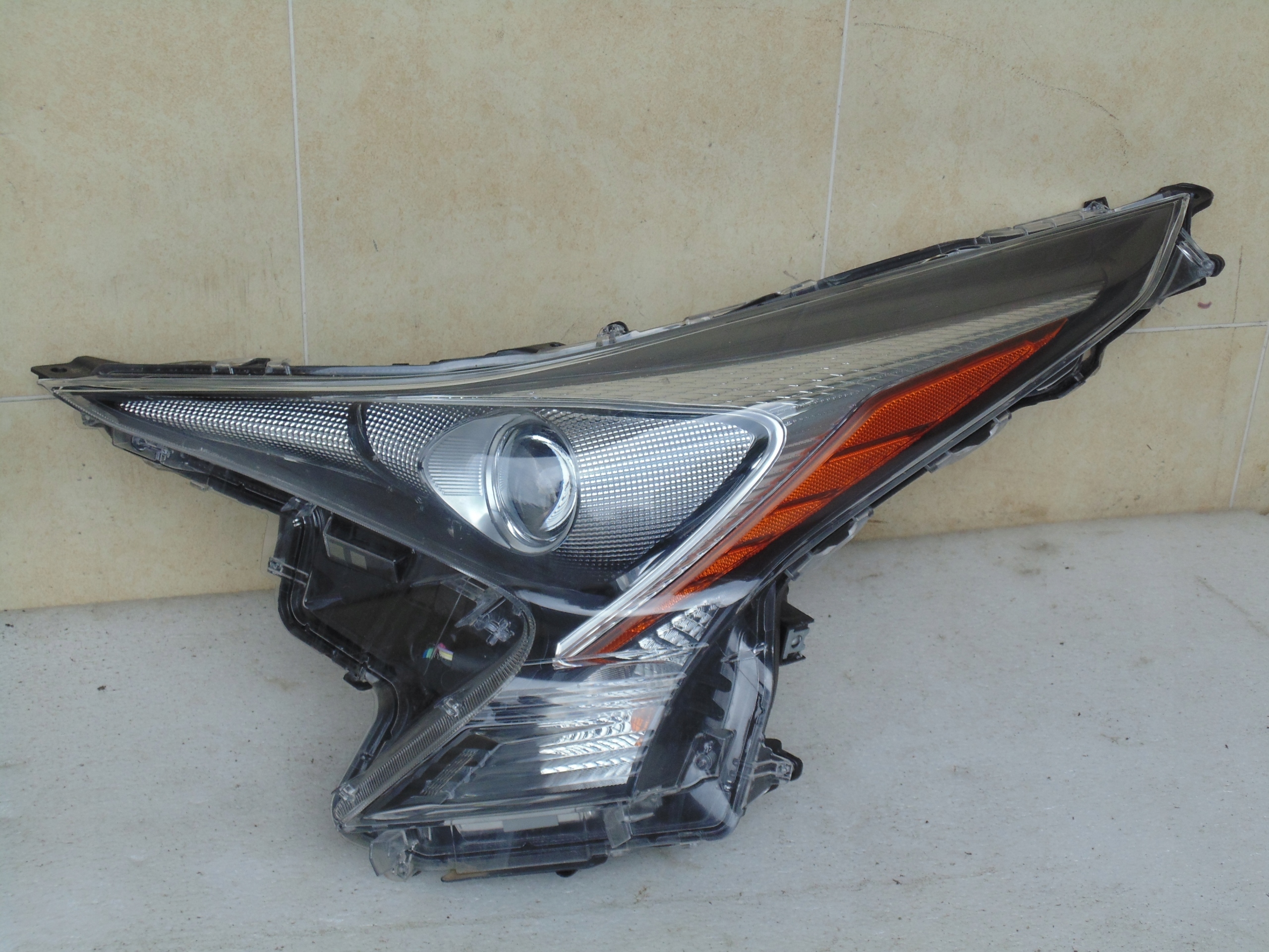 LAMPA LAMPY LEWA PRAWA TOYOTA PRIUS 17R. Typ samochodu Samochody osobowe