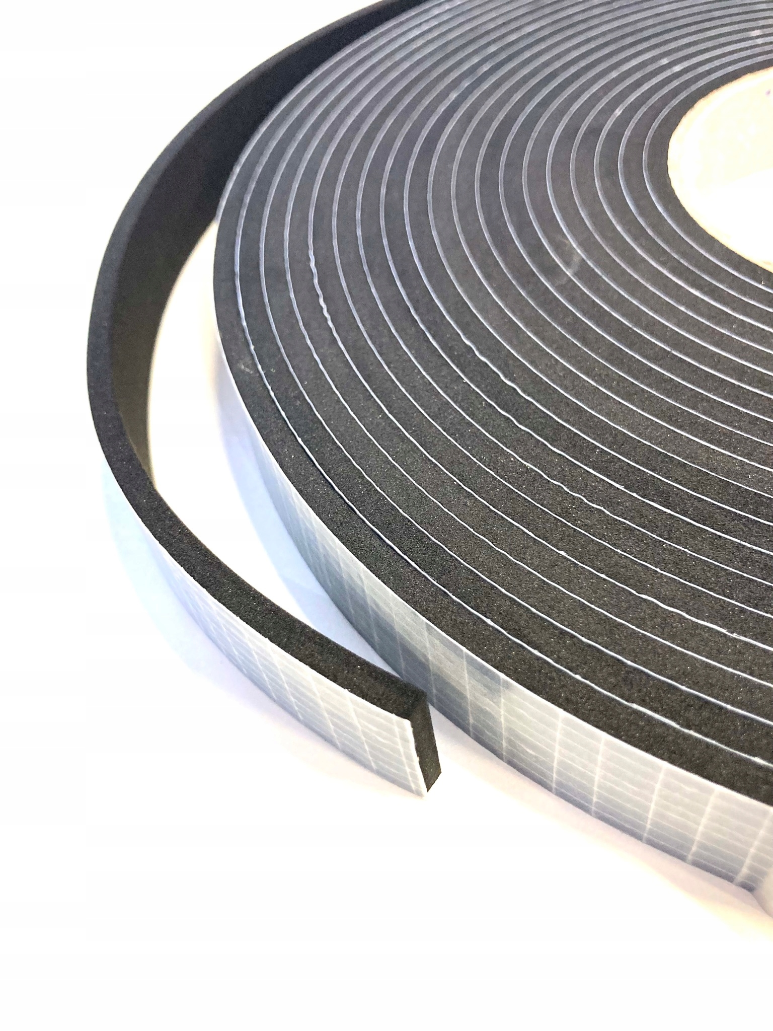 

Uszczelka Epdm Samoprzylepna 4mm x 20mm x 10m
