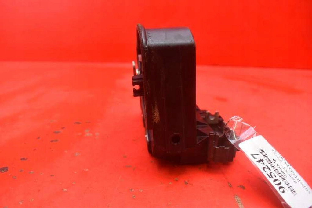 lock door left front front EU 7167065 BMW X3 E83 03-06