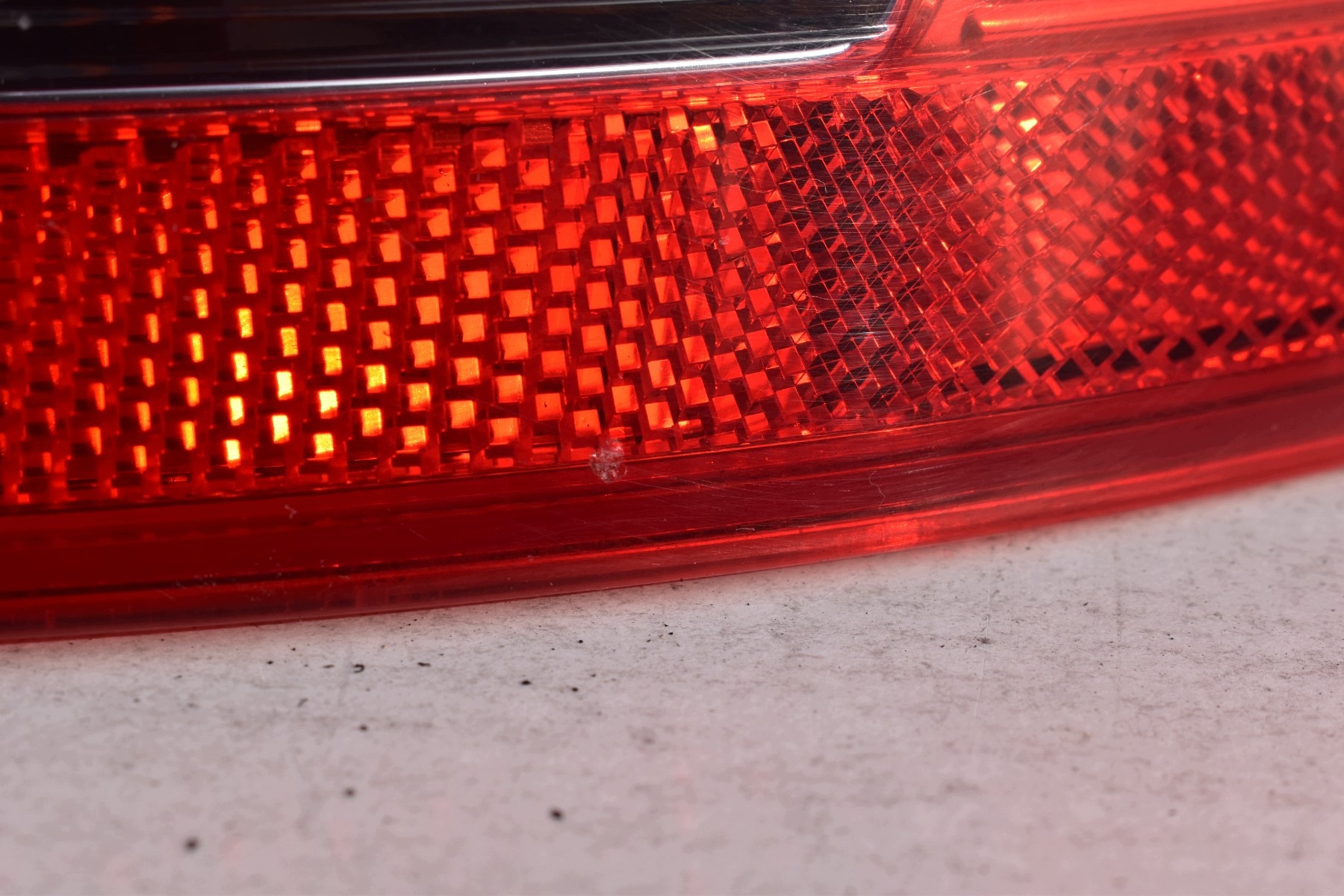 feu droite arrière AUDI A4 B8 berline 8K5945096D