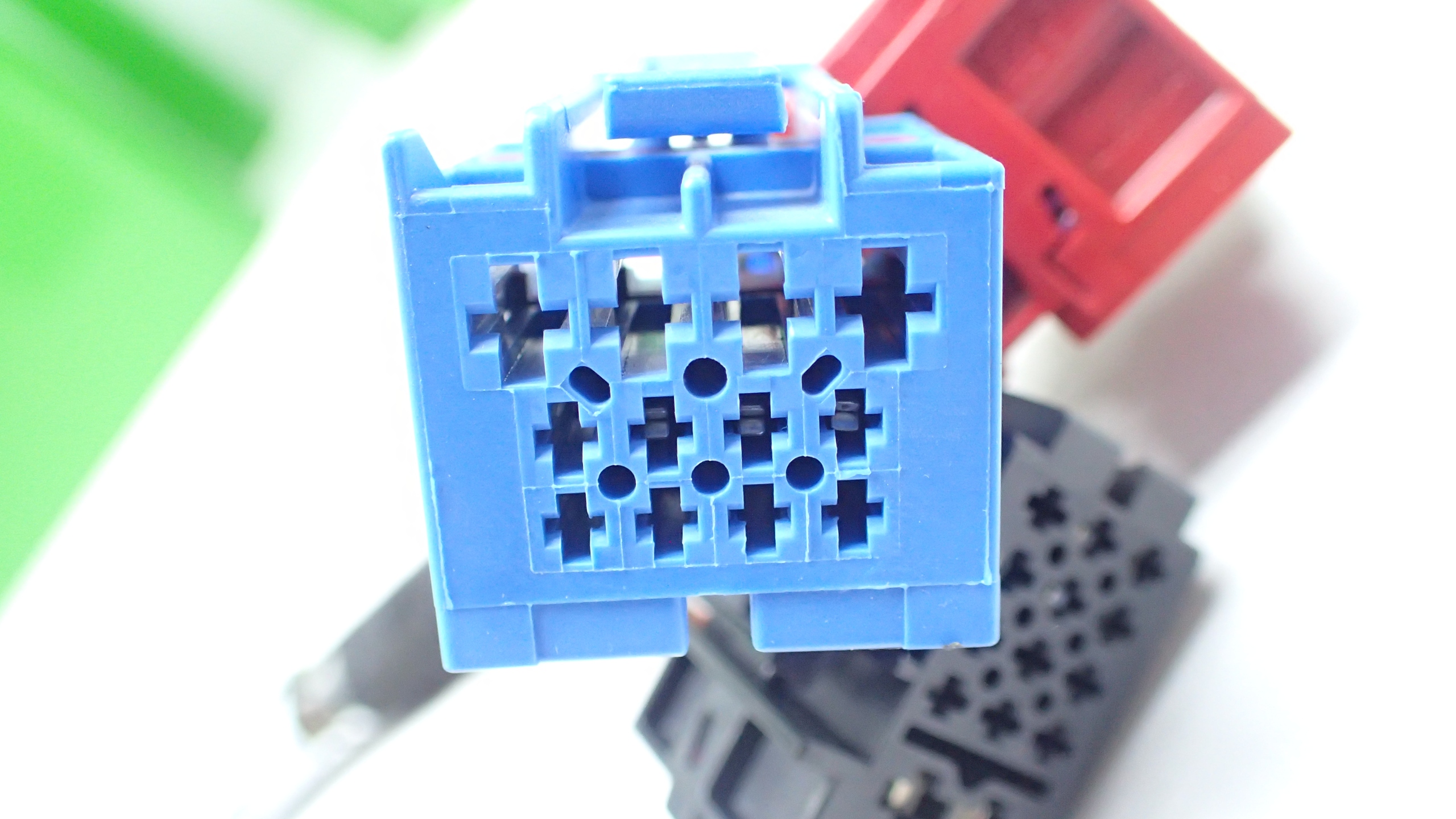 WIĄZKA HAK AUDI A6 4G0 HAK PRZED LIFT Producent części VAG-SYSTEM