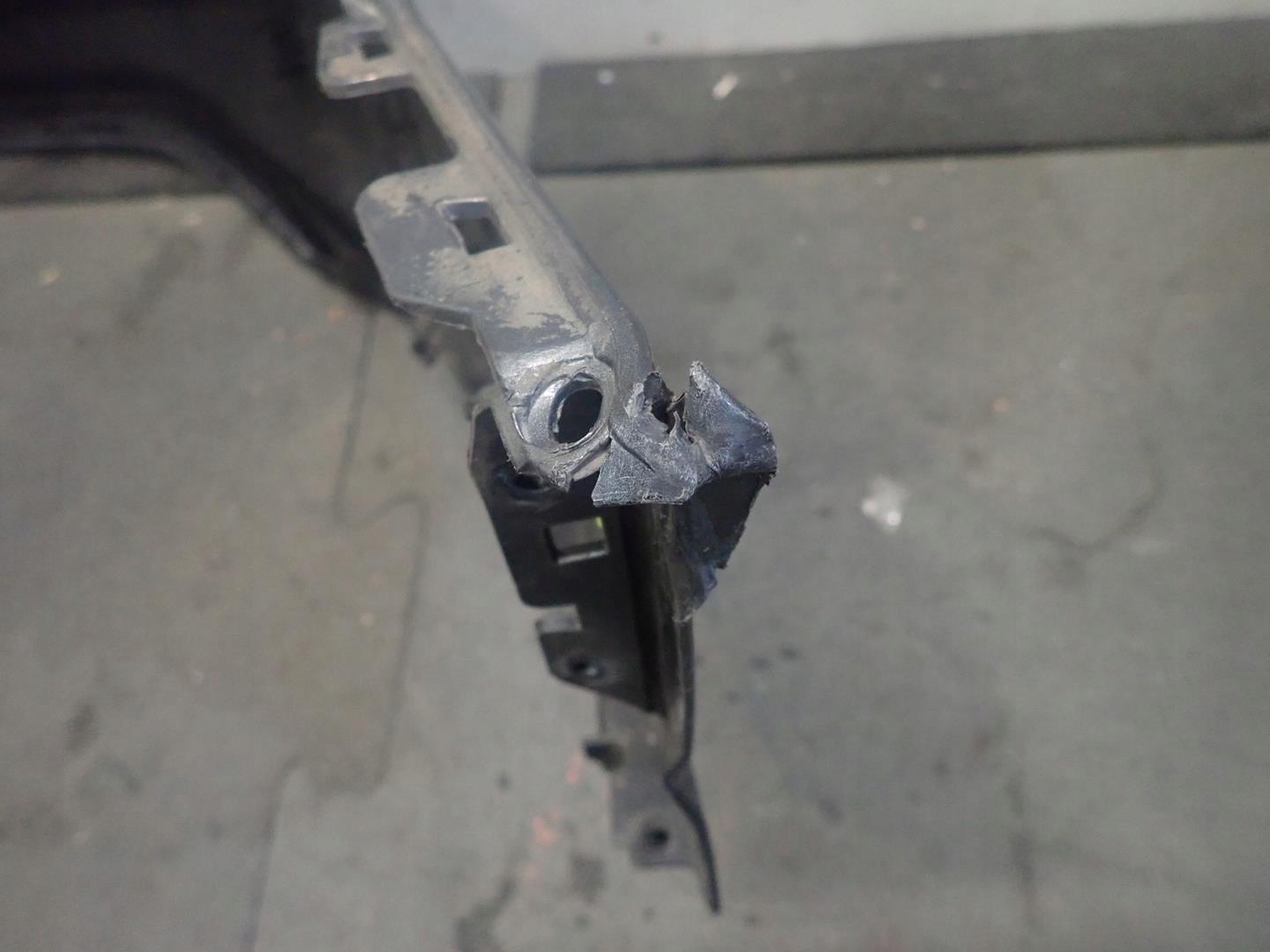 stoßstange heck hinten AUDI E-TRON RT 4J3807421
