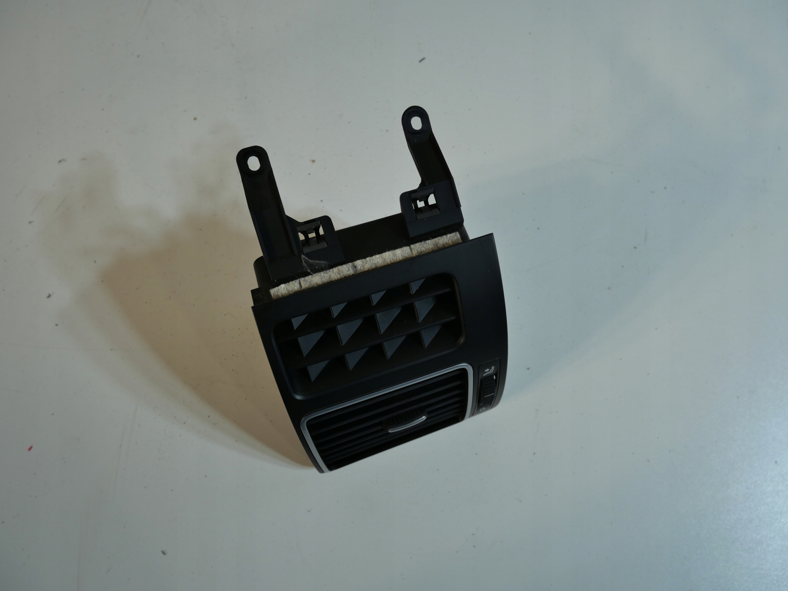 grid air conditioning devices left VW TOURAN 1T0819703E