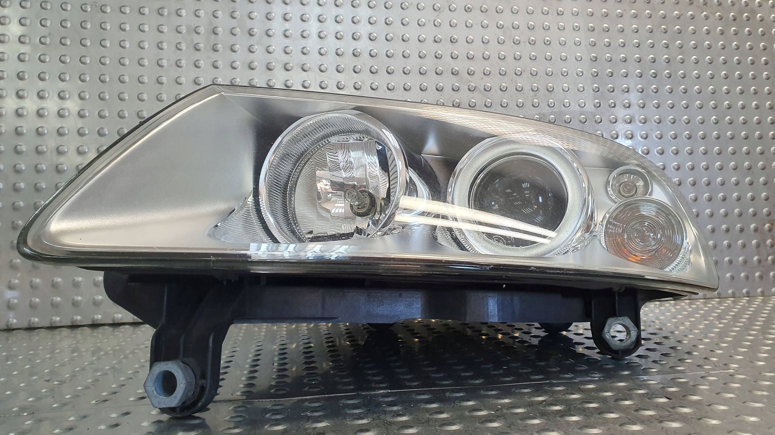 light front left 7L6941015BJ VW TOUAREG and 02