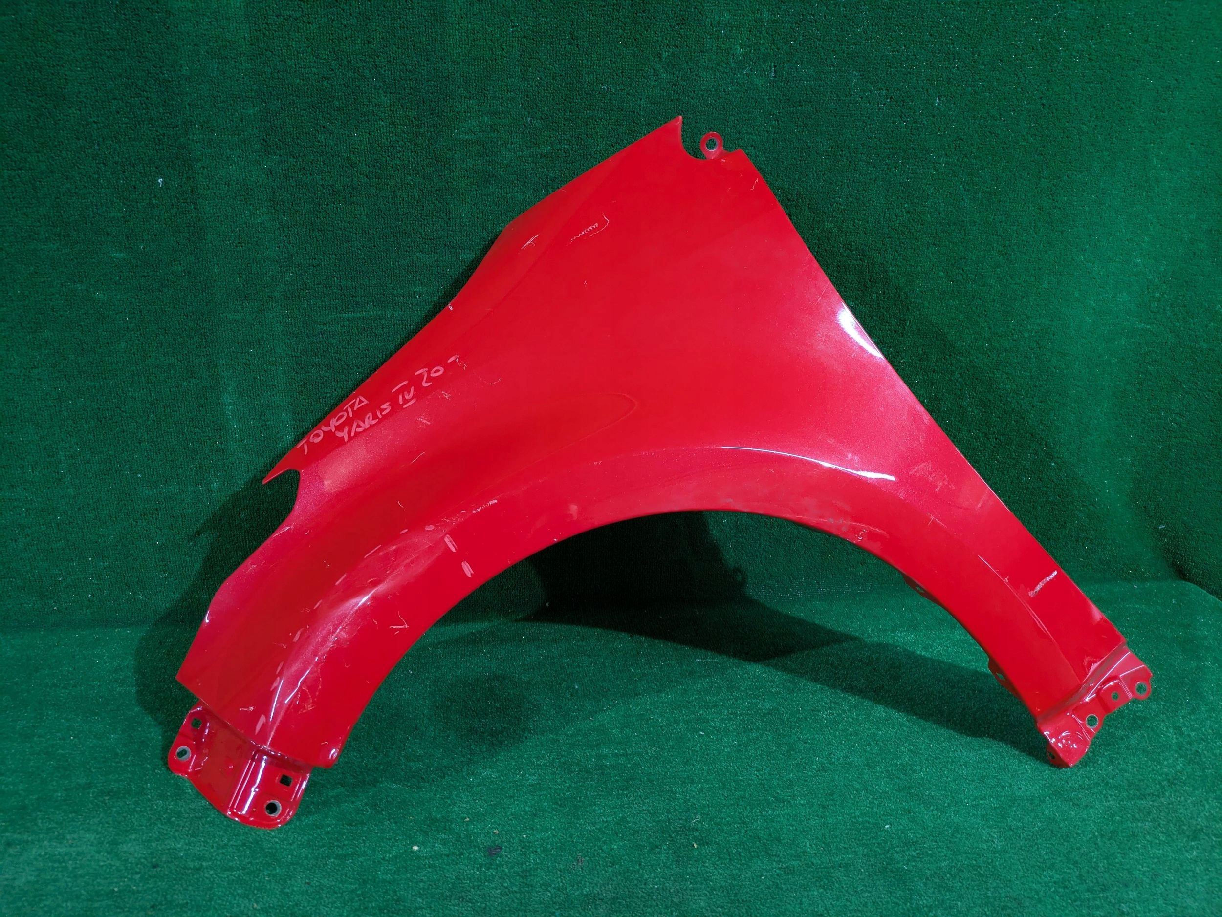 fender front left front TOYOTA YARIS IV
