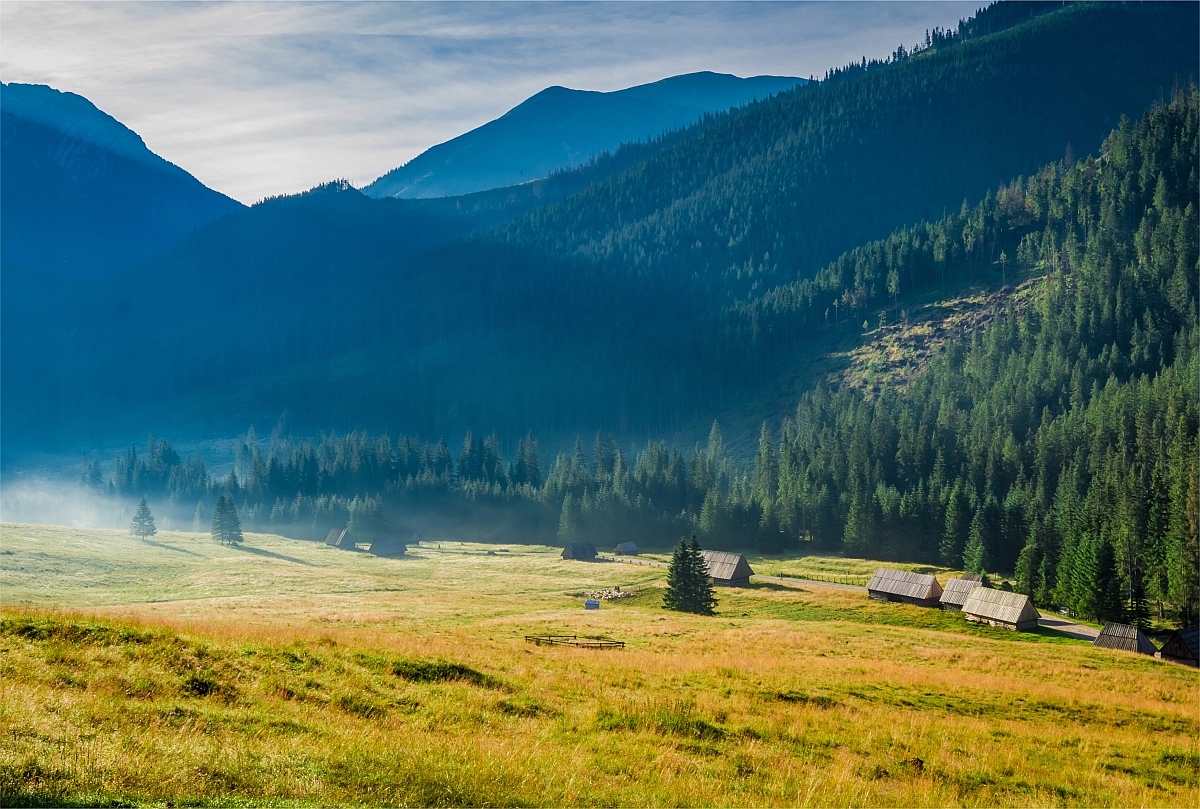 Vinylová vliesová tapeta Tatry hory Chochołowska dolina 370 x 255 cm