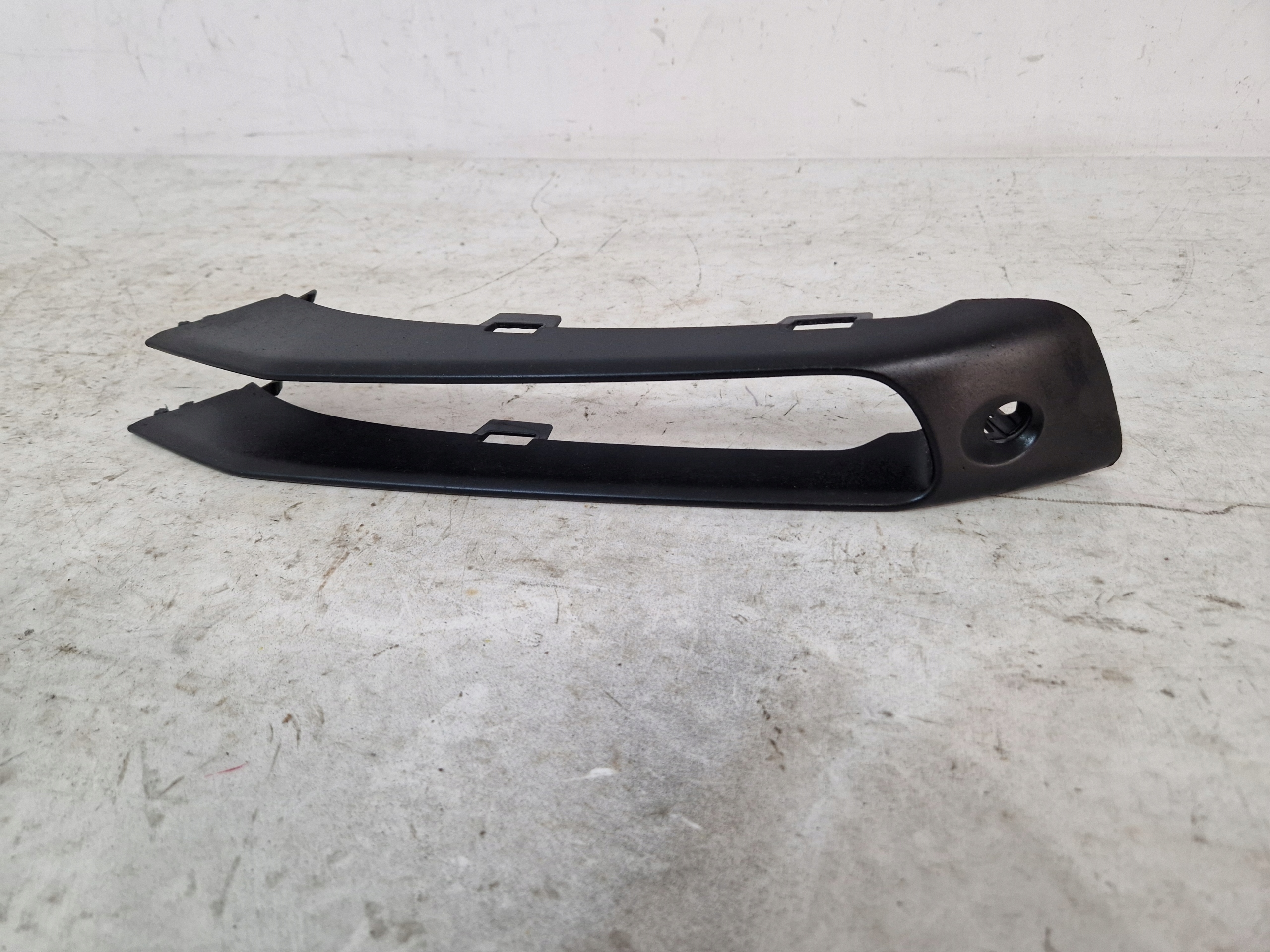 PORSCHE 991 frame bracket PDC grid of a bumper right front 99150585403