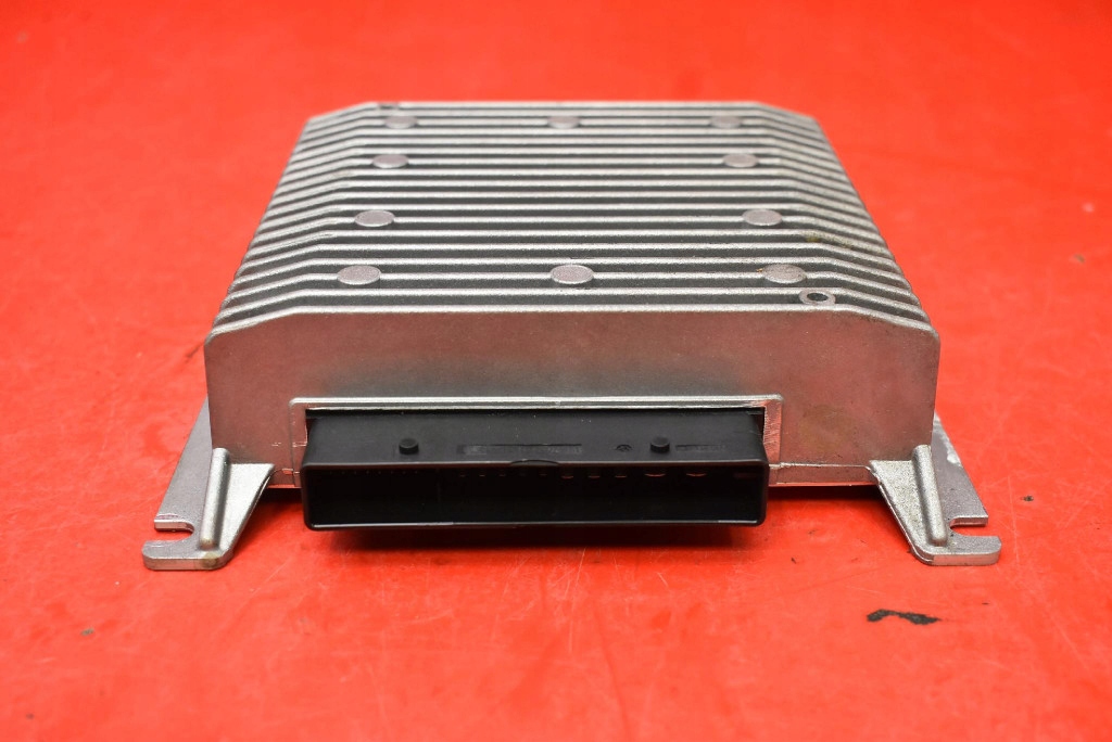 amplifier RADIA 5K0035456D VW PASSAT B7 10-15
