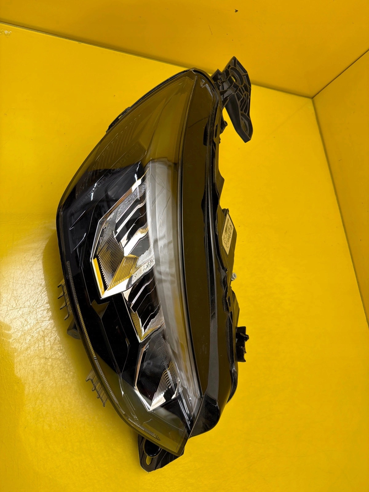 light right Peugeot 2008 II 2019- Led 9833036180