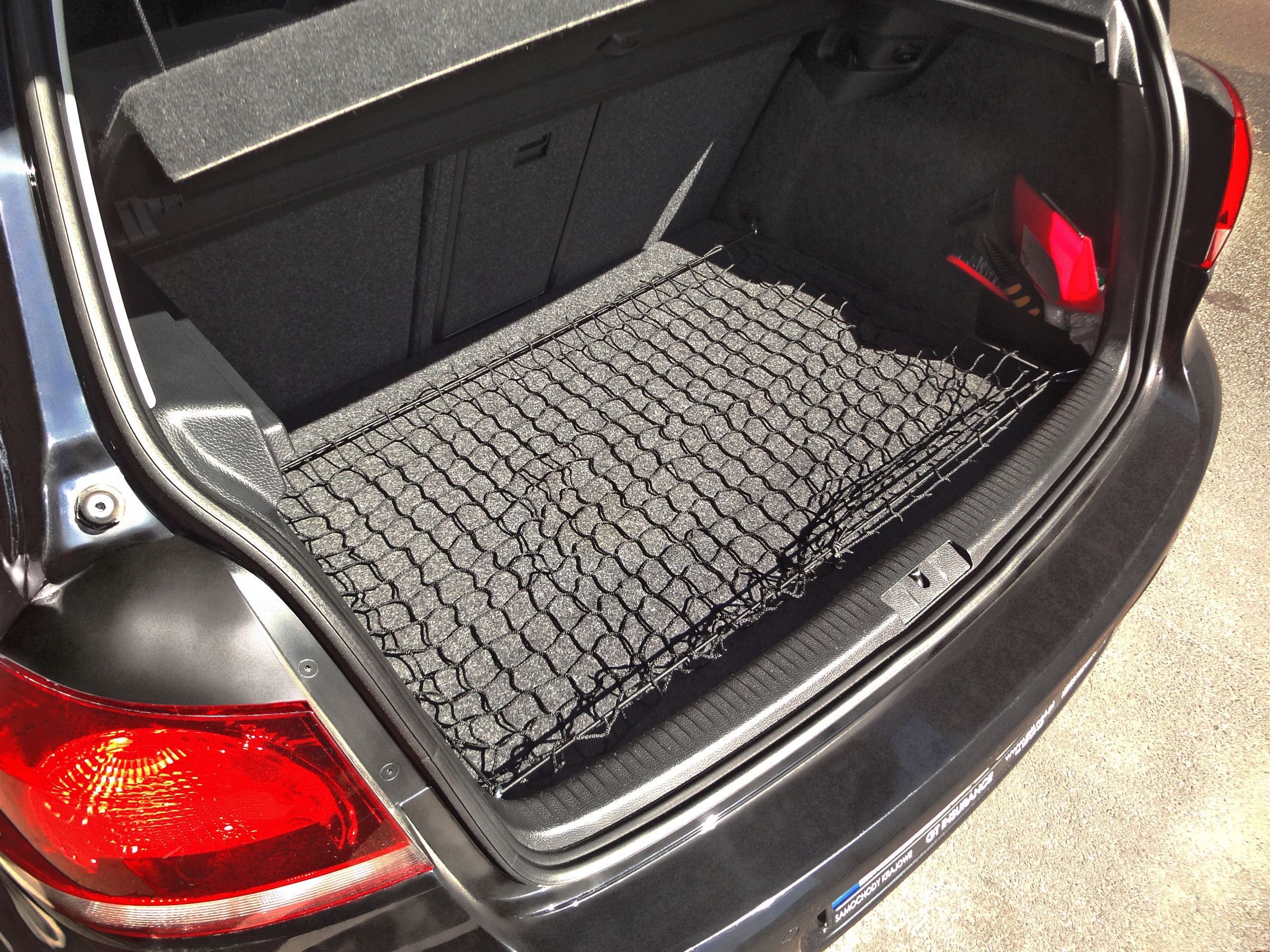 SIATKA DO BAGAŻNIKA VOLKSWAGEN GOLF VI HB 5D 08-13 Rodzaj siatki