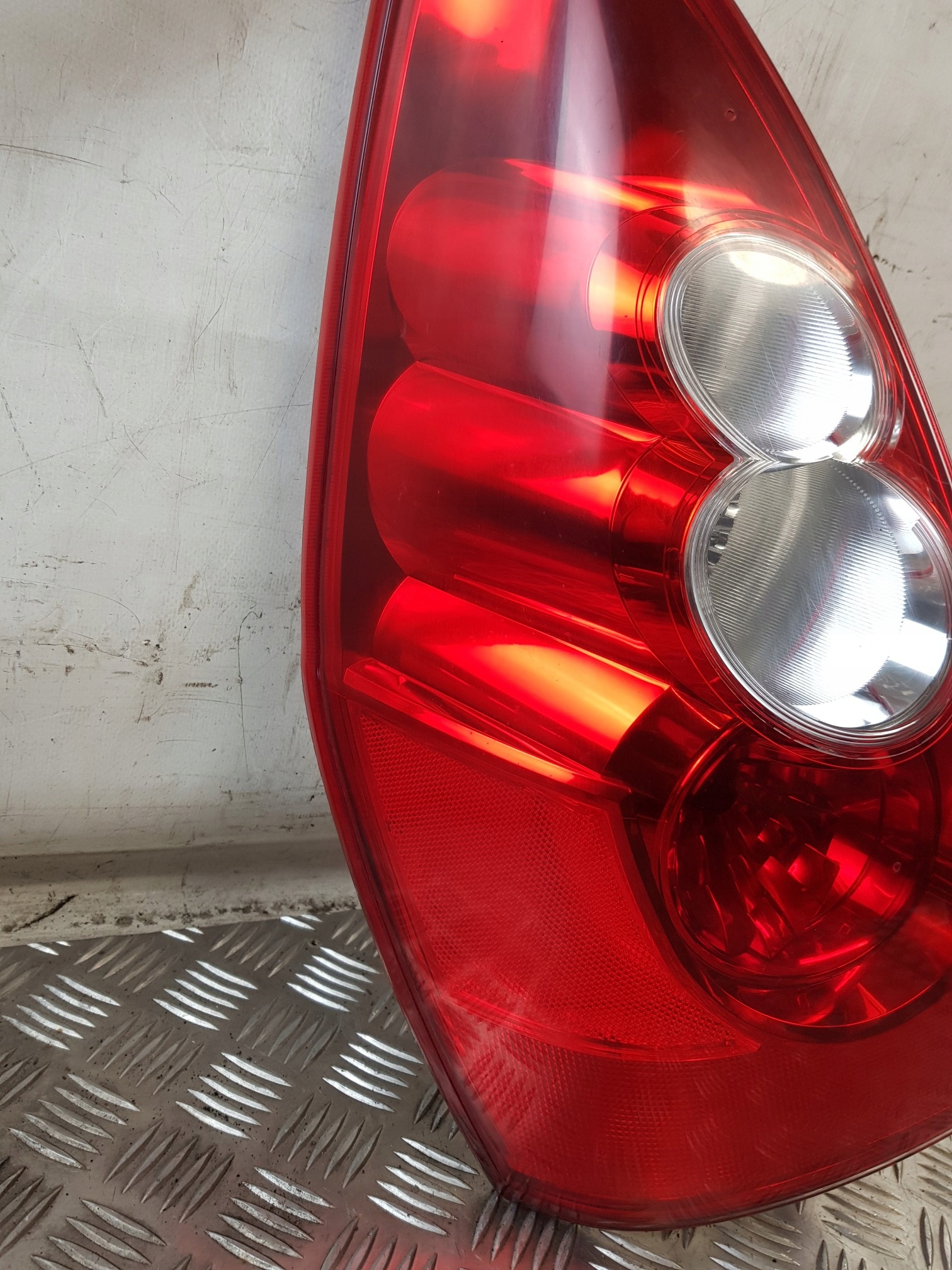 light left rear part P4830L MAZDA 5 06R- EUROPA