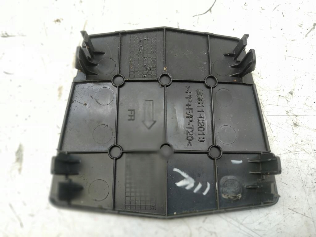 OSŁONA ZAŚLEPKA TUNELU TOYOTA AURIS I 55611-02010 Producent części Toyota OE