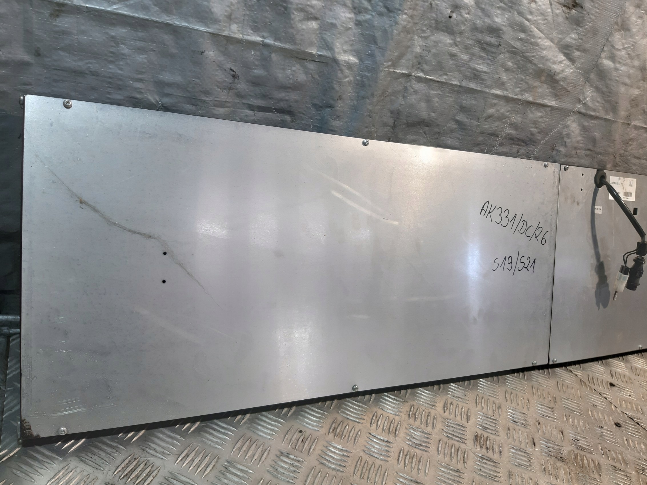 display značka INFORMACYJNA MERCEDES A0188105777