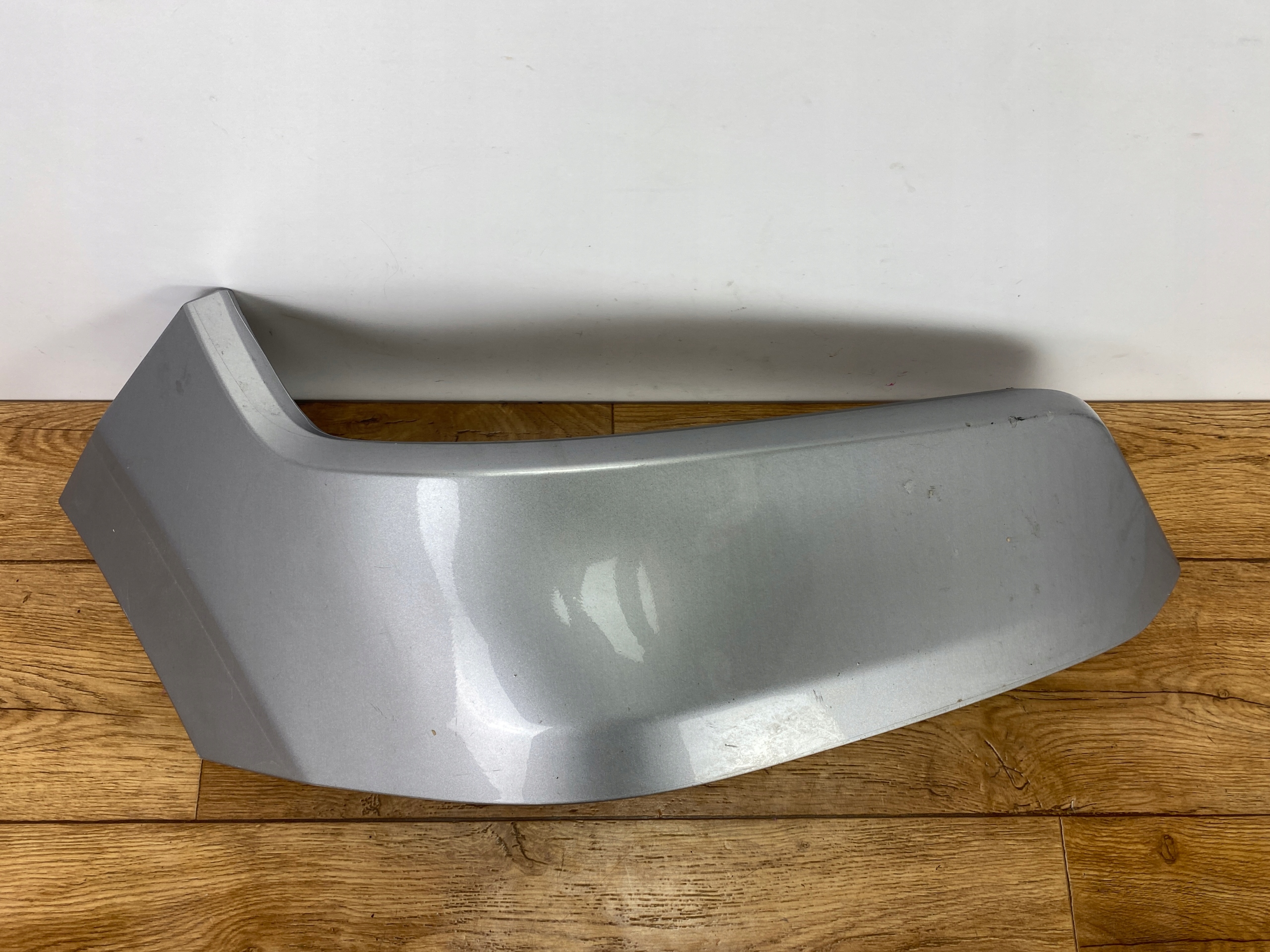 right moulding below lampe 5.7 Ram 1500 2019+