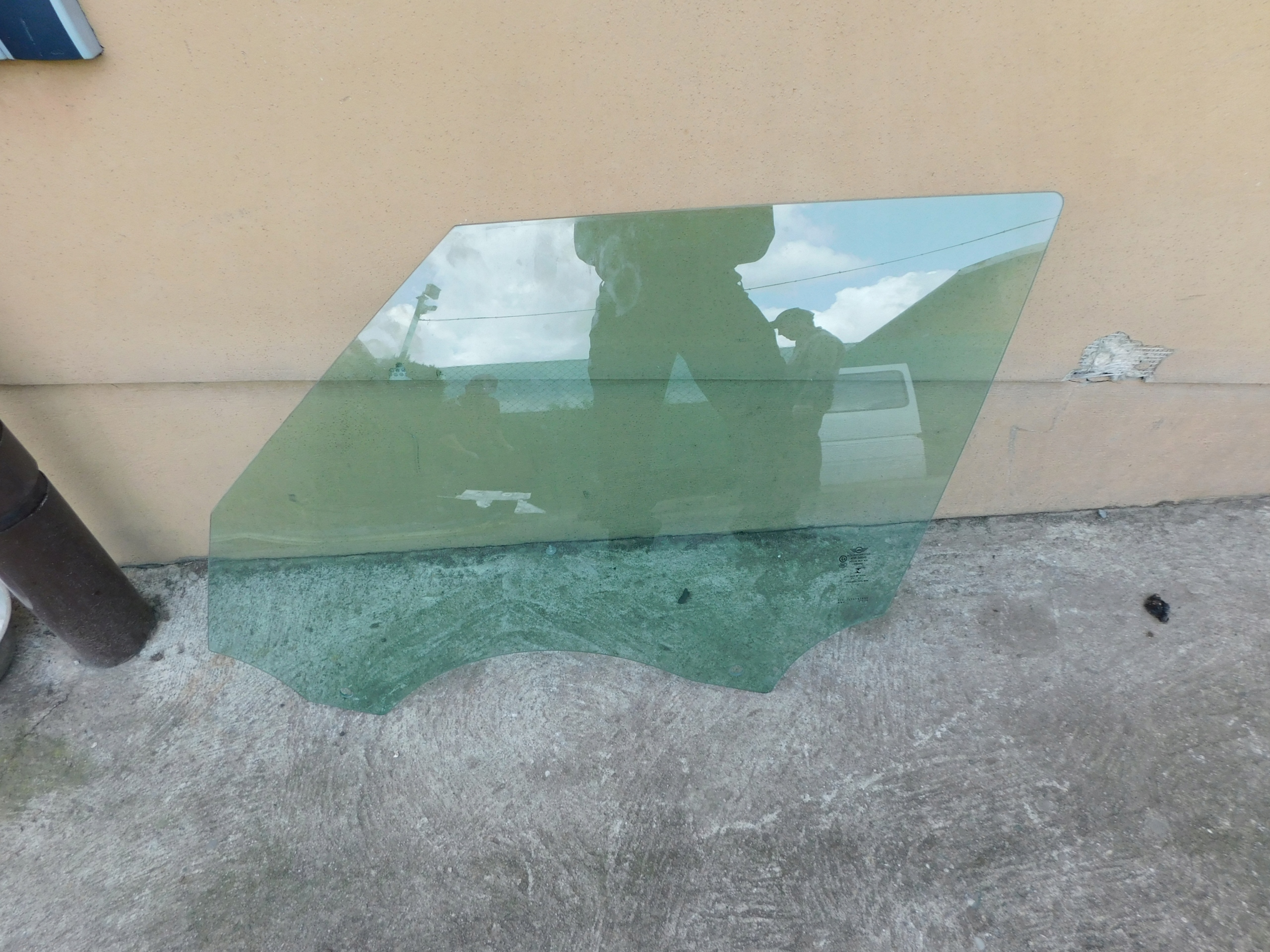 Mini Countryman window left driver´s 2022 rok OME original