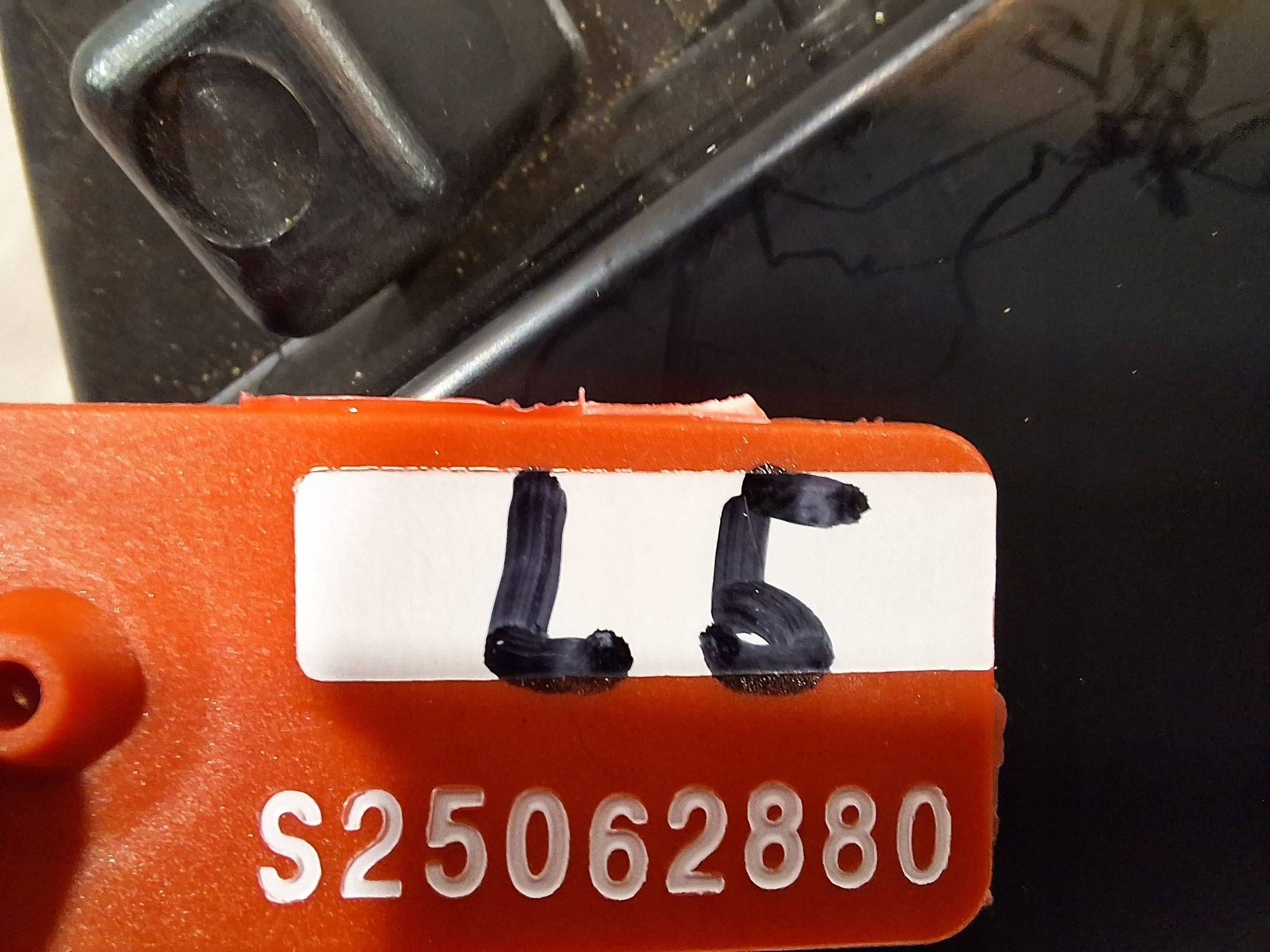 parafango sinistra Anteriore 631018998R RENAULT CAPTUR e 2013-19 nuovo Originale