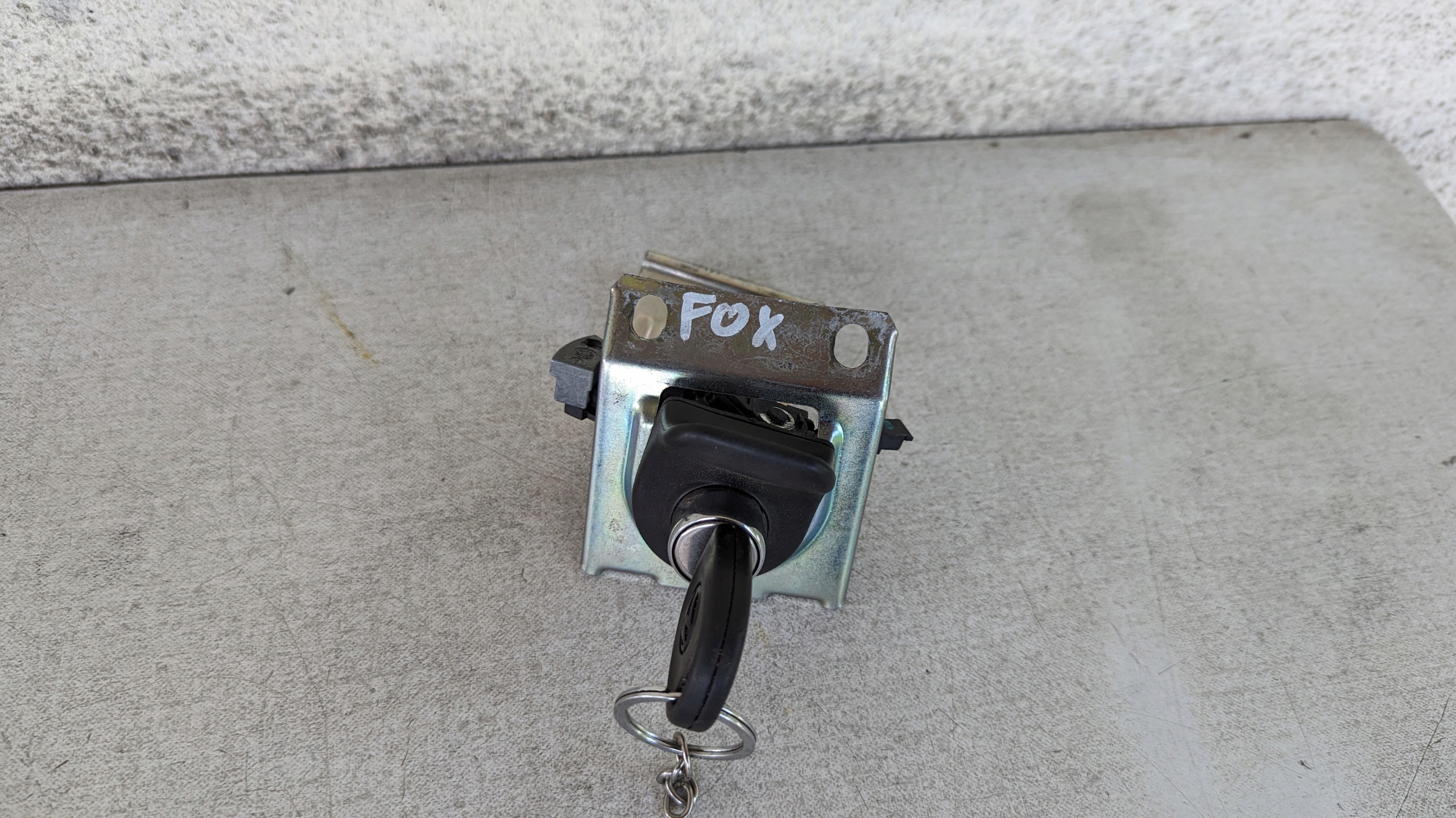 ZAMEK WKŁADKA VW FOX