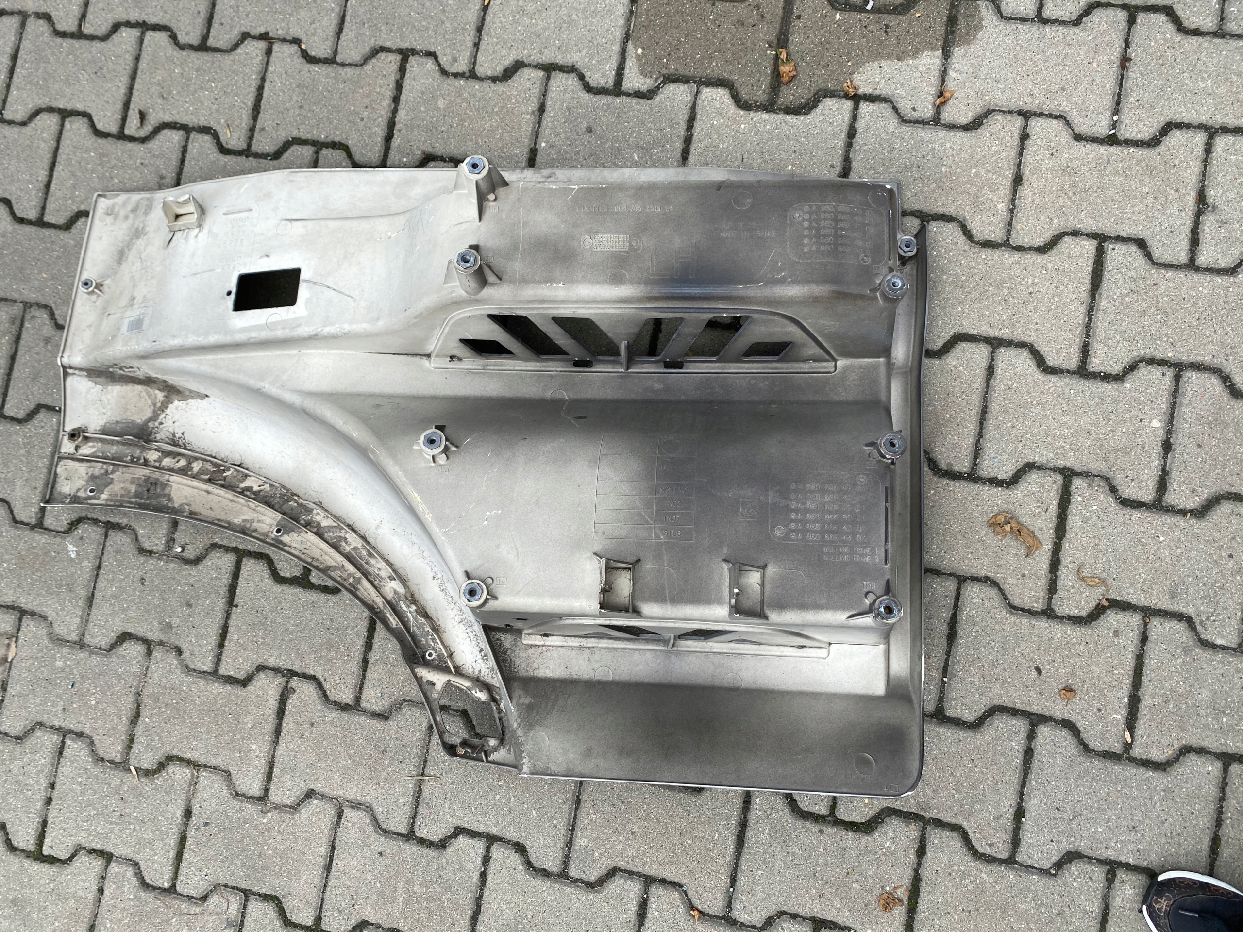 Mercedes Actros MP4 Stopnica Lewa 9606664603 Car type Trucks