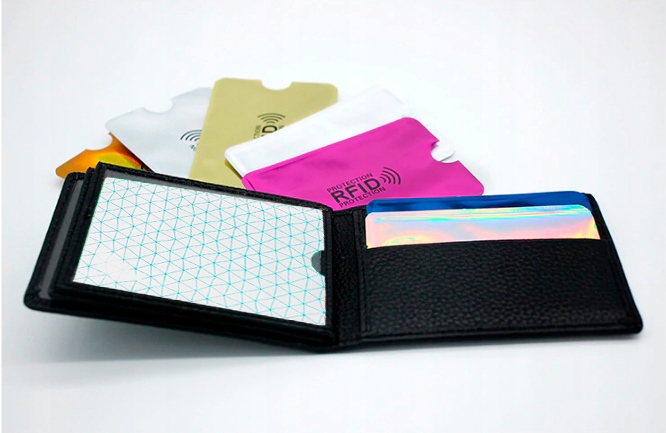 OCHRONNE ETUI NA KARTĘ PŁATNICZĄ ZBLIŻENIOWĄ RFID Marka Trip Story