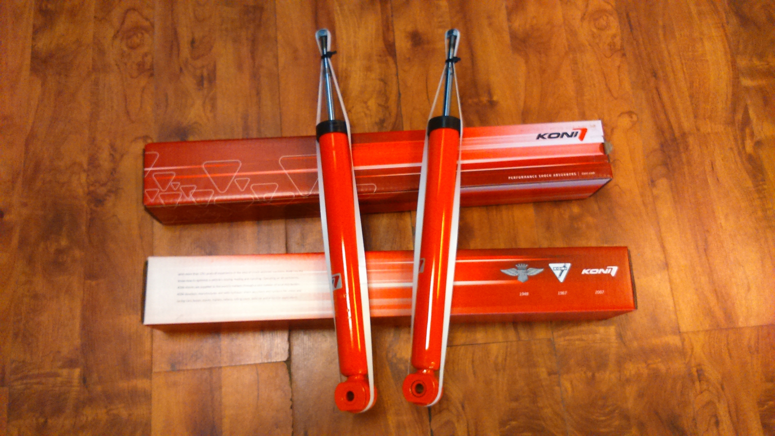 8050-1051 - АМОРТИЗАТОРИ ДЛЯ КОНЕЙ STR.T BMW E46-задній