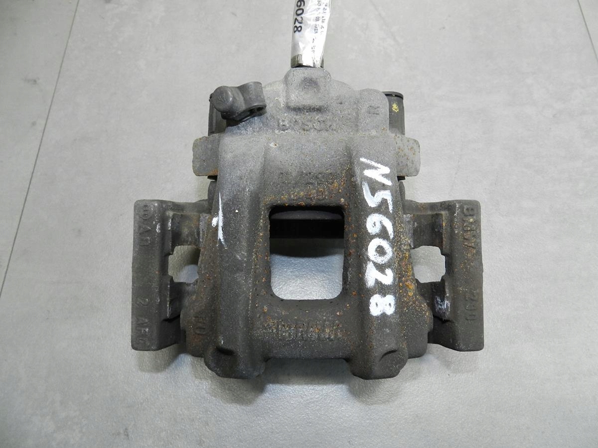 BMW 1 F20 118Xd caliper right rear part