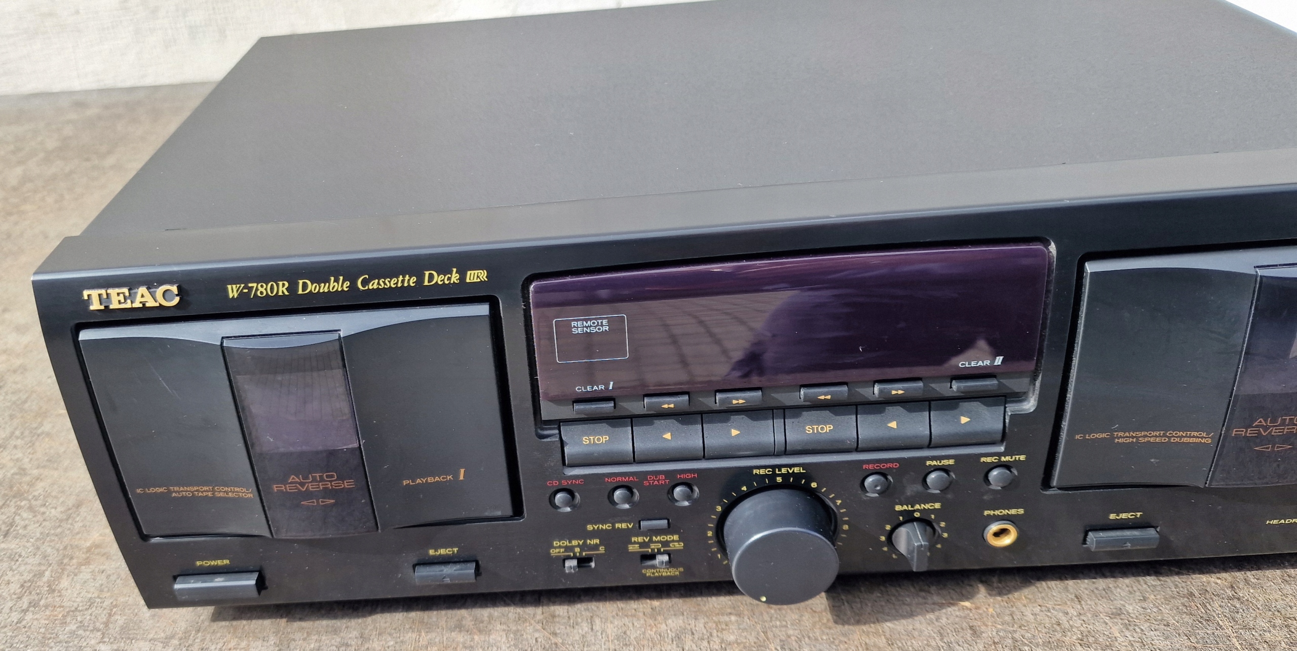 Magnetofon kasetowy TEAC V-510 czarny